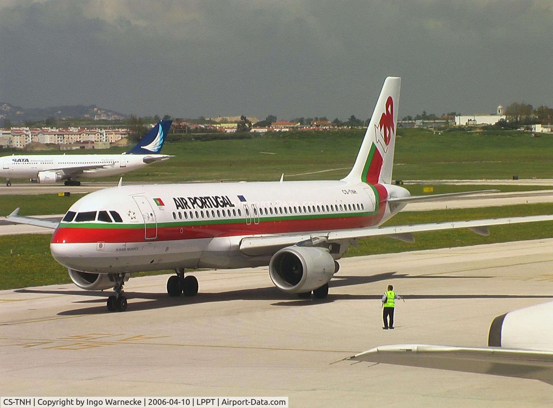 CS-TNH, 1999 Airbus A320-214 C/N 0960, Airbus A320-214 of TAP at Lisbon Airport