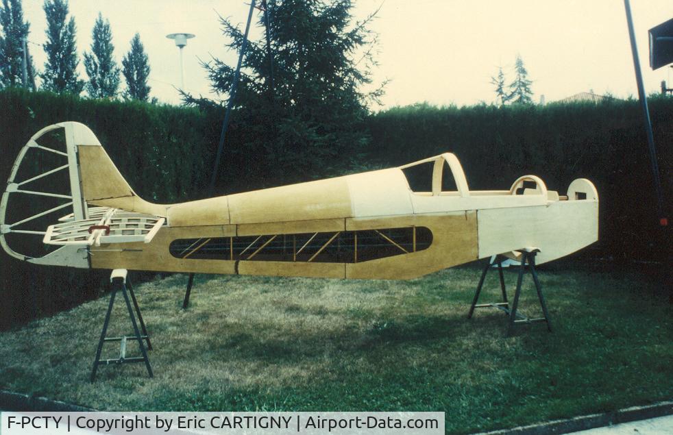 F-PCTY, 1987 Nicollier HN-433 Menestrel C/N 67, The fuselage without fabric. At home in 1984.