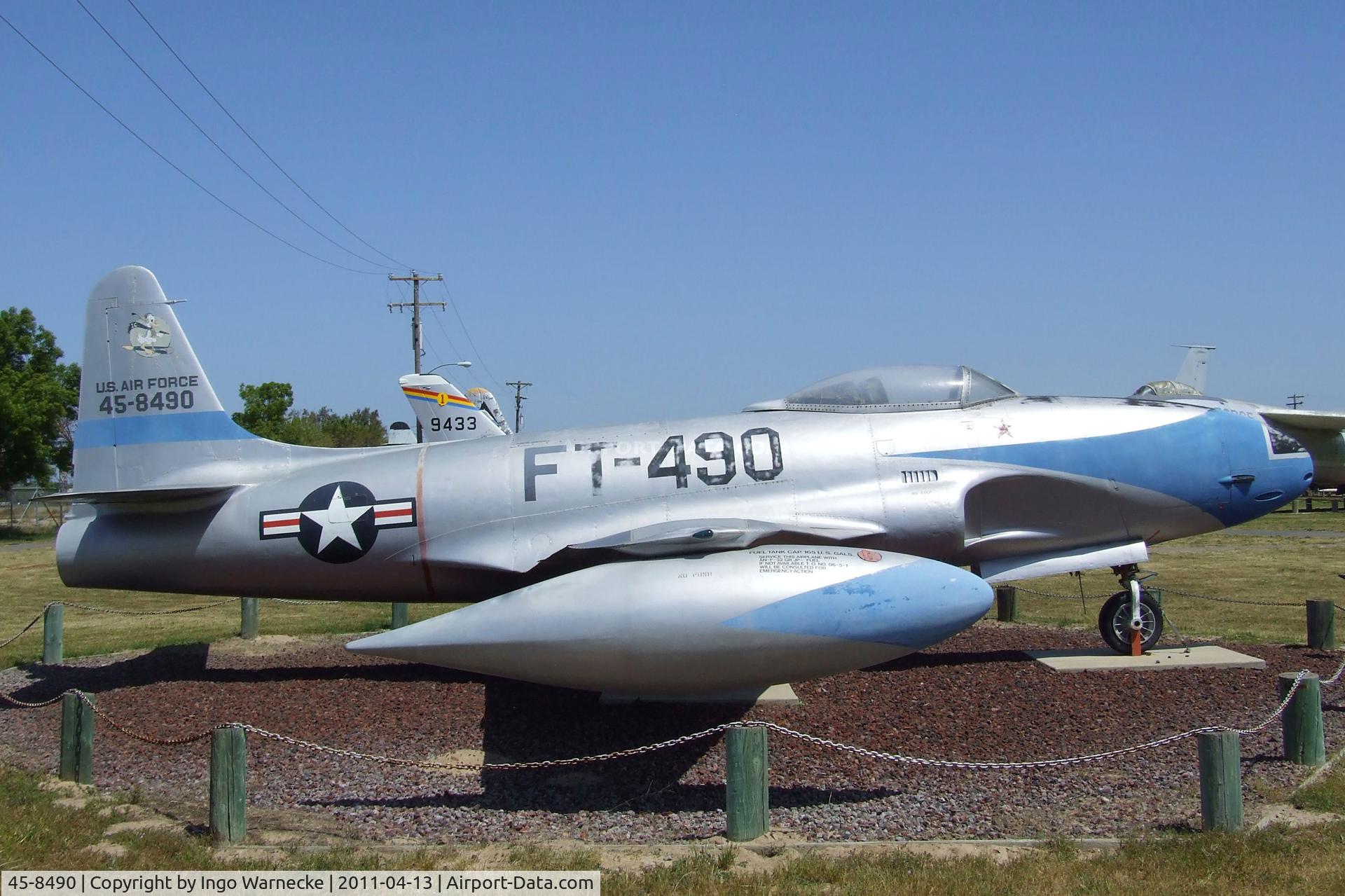 45-8490, 1945 Lockheed P-80B-1-LO Shooting Star C/N 080-1704, Lockheed P-80B-1-LO Shooting Star at the Castle Air Museum, Atwater CA
