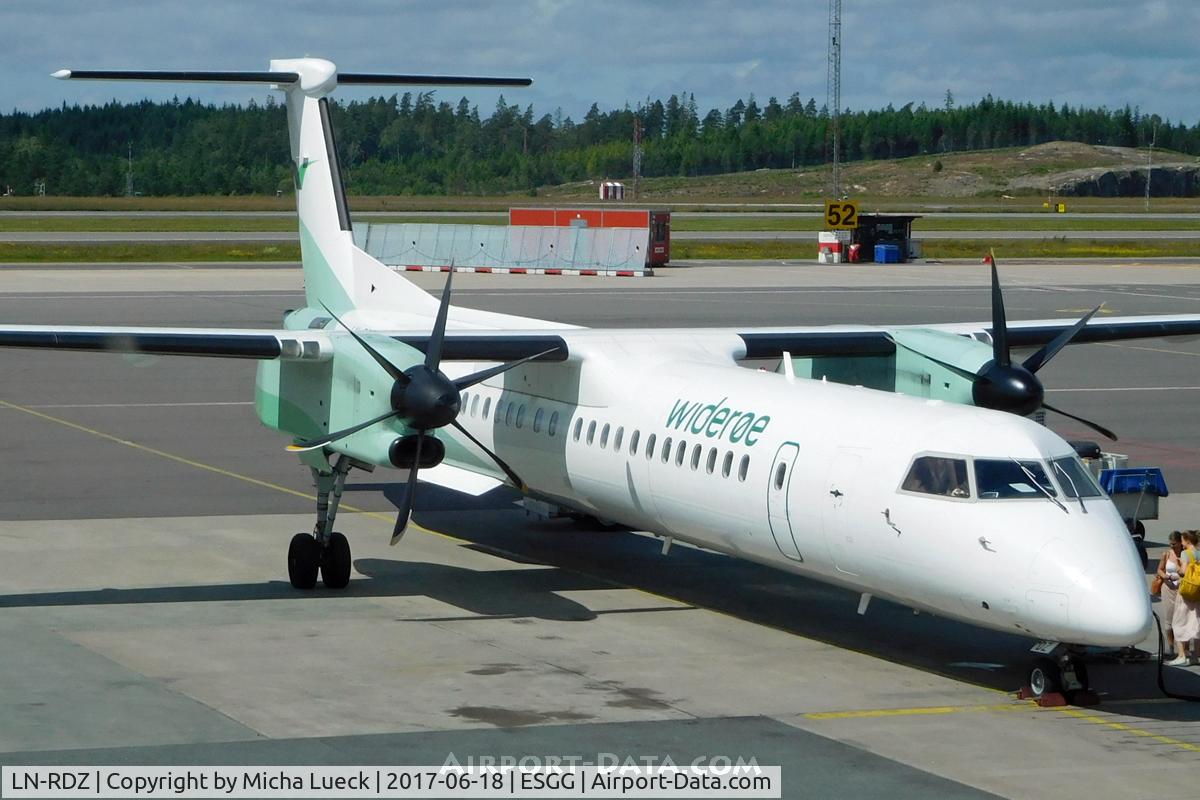 LN-RDZ, 2002 De Havilland Canada DHC-8-402Q Dash 8 C/N 4063, At Gothenburg