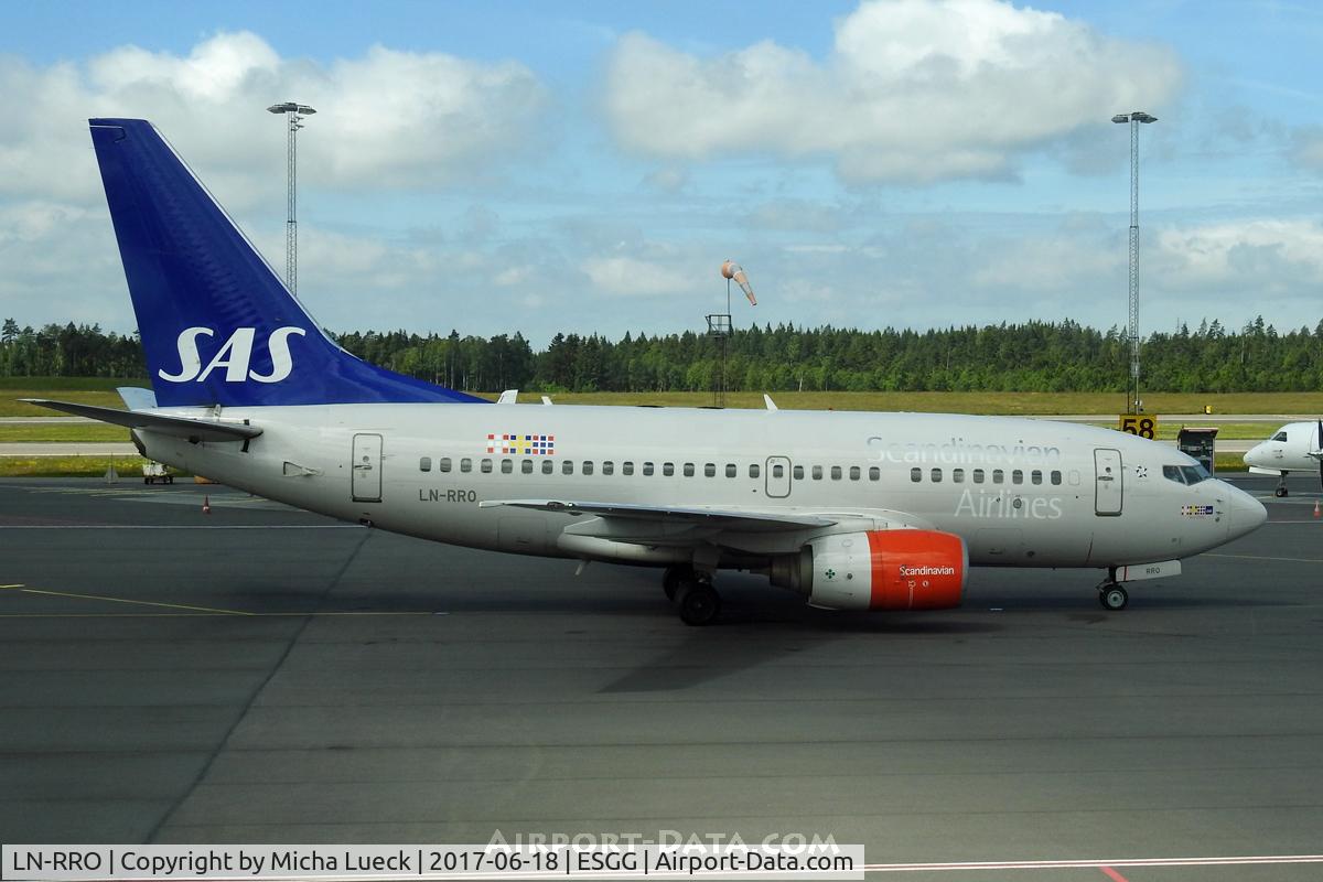 LN-RRO, 1998 Boeing 737-683 C/N 28288, At Gothenburg