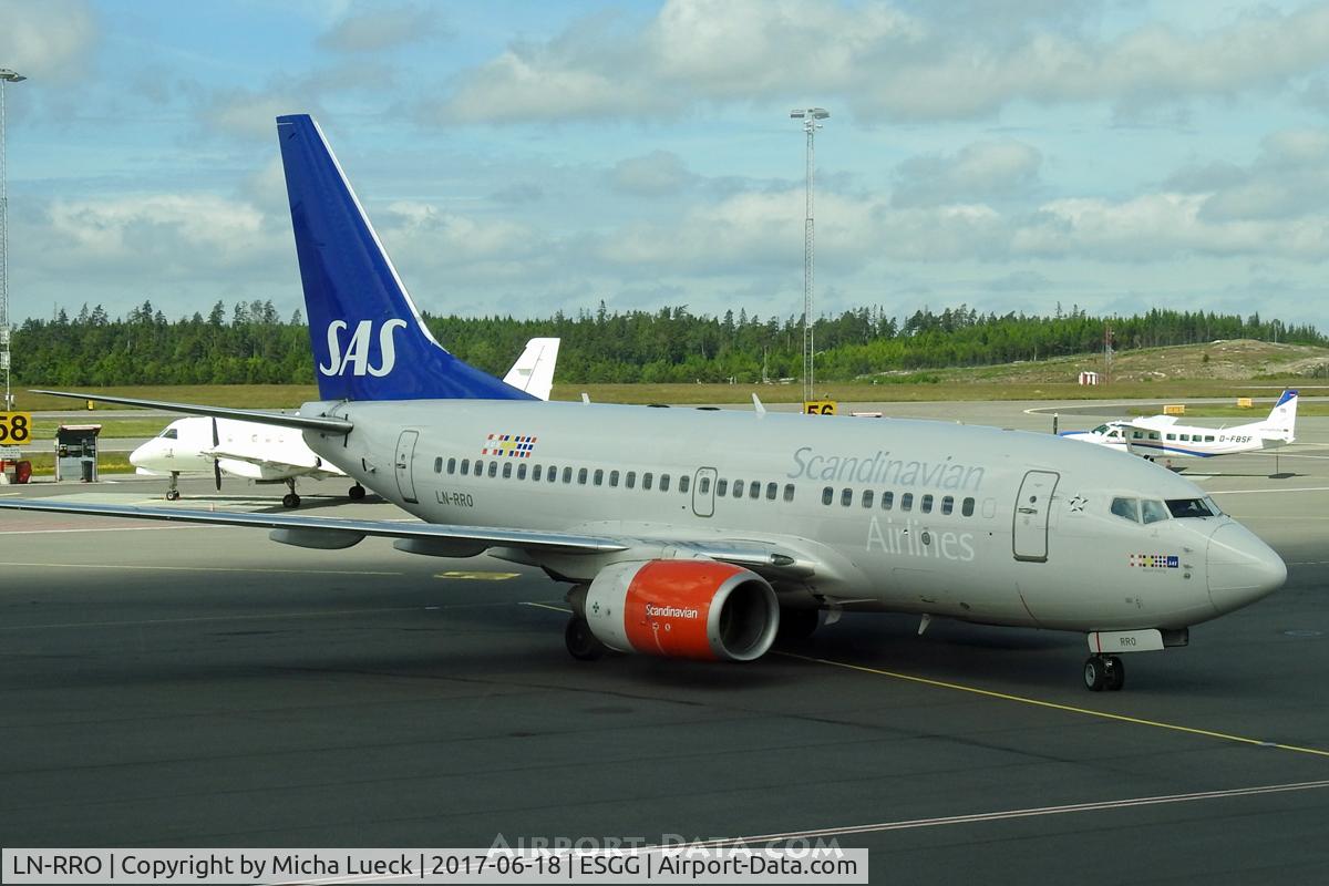 LN-RRO, 1998 Boeing 737-683 C/N 28288, At Gothenburg