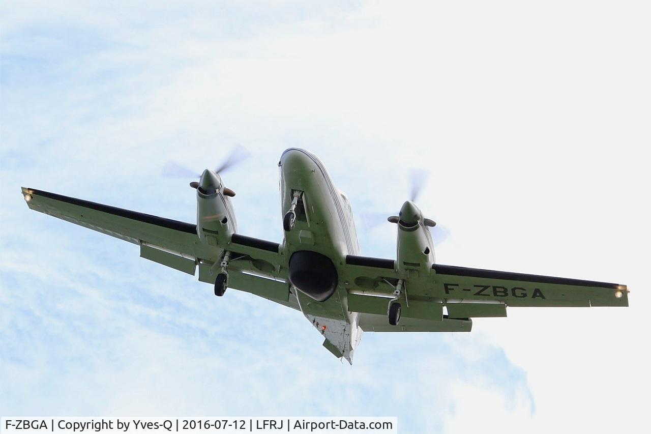 F-ZBGA, Reims F406 Vigilant C/N F406-0086, Reims F406 Caravan II, On final rwy 26, Landivisiau Naval Air base (LFRJ)
