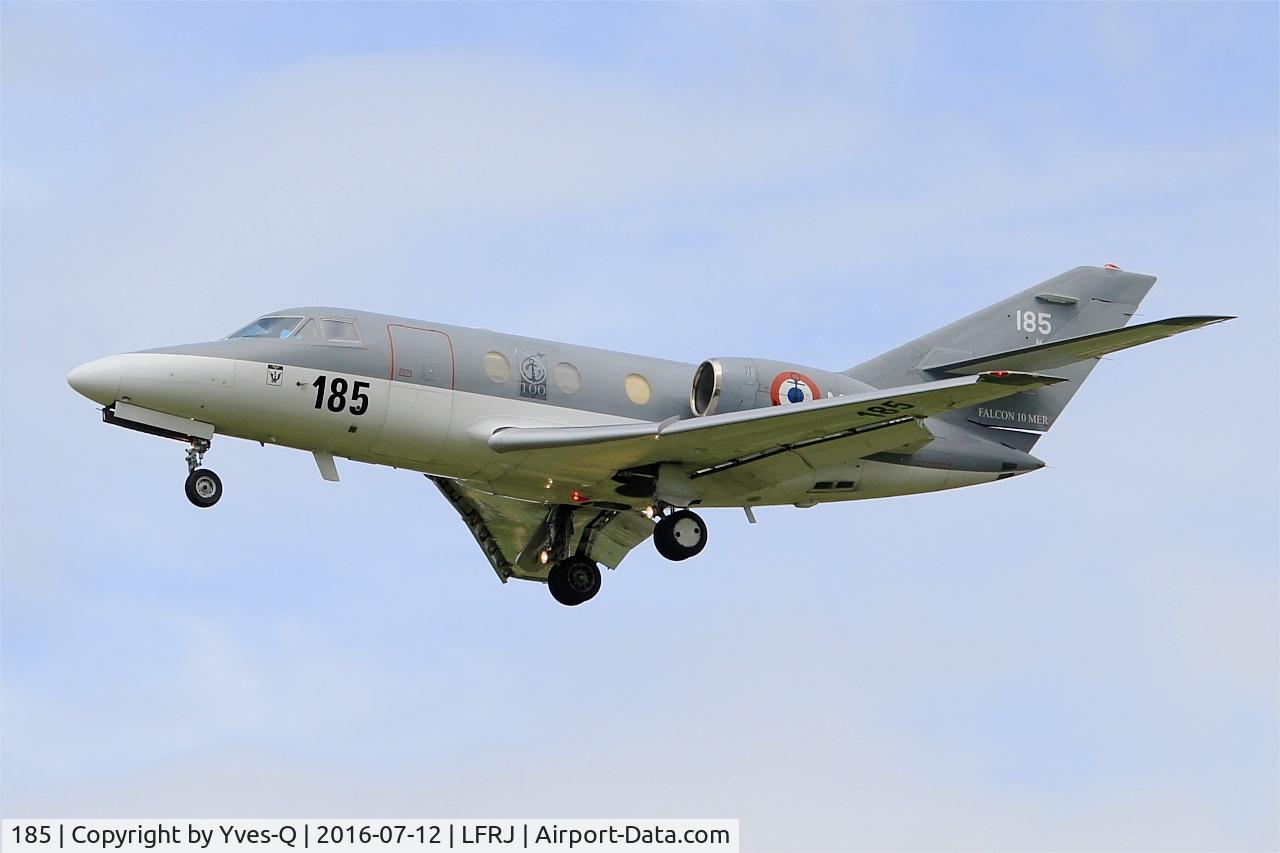 185, Dassault Falcon 10MER C/N 185, Dassault Falcon 10 MER, Short approach rwy 26, Landivisiau Naval Air Base (LFRJ)