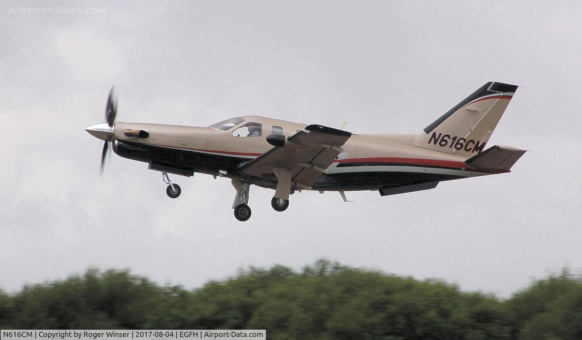 N616CM, 2010 Socata TBM-850 C/N 540, Visiting TBM-850 departing Runway 22.