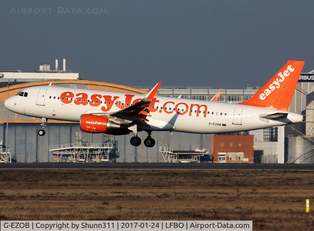 G-EZOB, 2015 Airbus A320-214 C/N 6416, Landing rwy 32R
