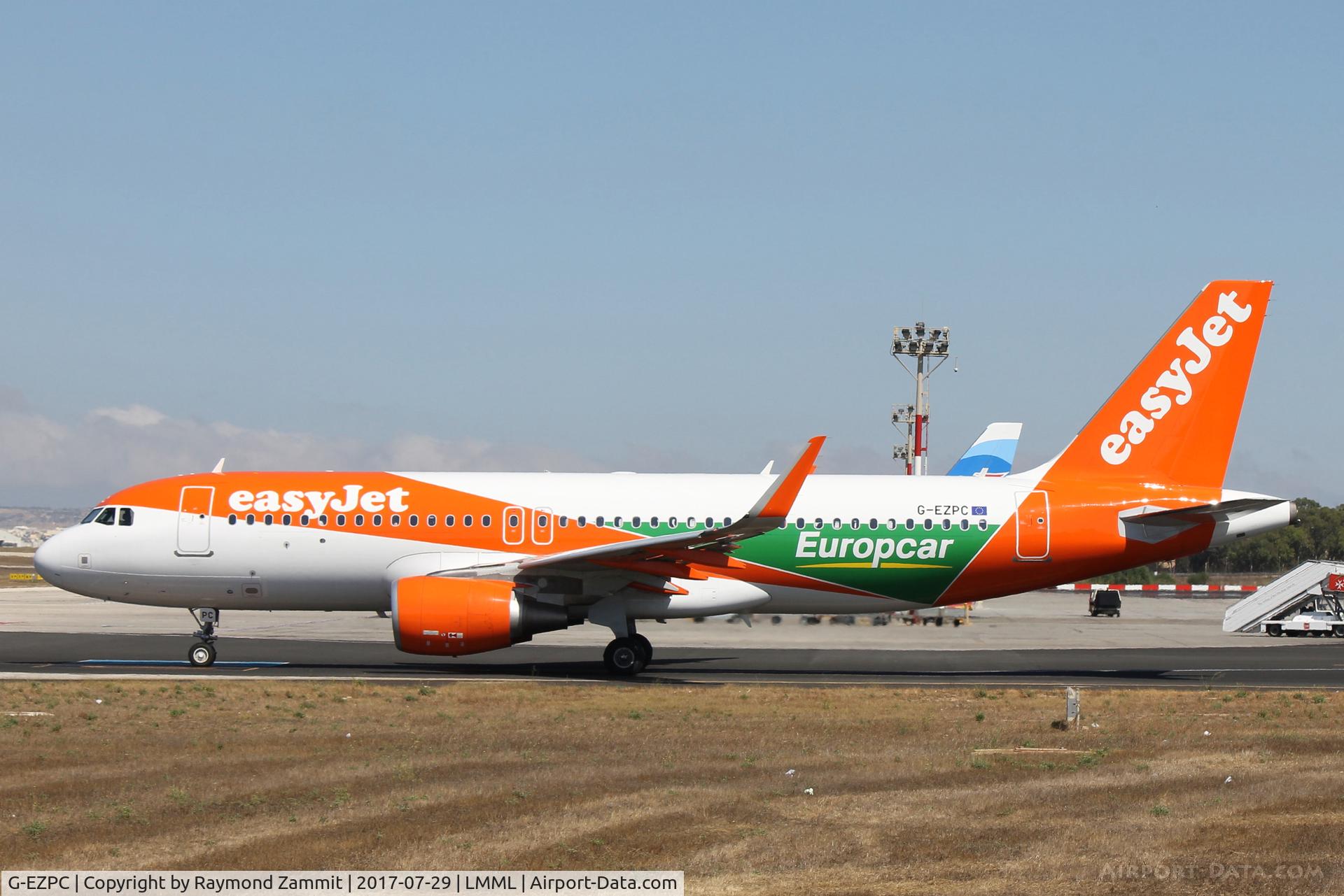 G-EZPC, 2015 Airbus A320-214 C/N 6981, A320 G-EZPC Easyjet