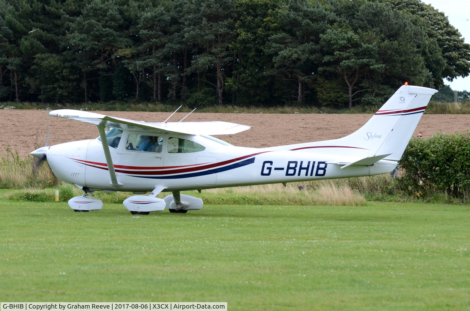 G-BHIB, 1980 Reims F182Q Skylane C/N 0134, Departing from Northrepps.