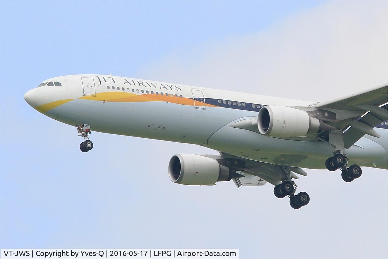 VT-JWS, 2012 Airbus A330-302 C/N 1361, Airbus A330-302, Short approach rwy 27R, Roissy Charles De Gaulle Airport (LFPG-CDG)