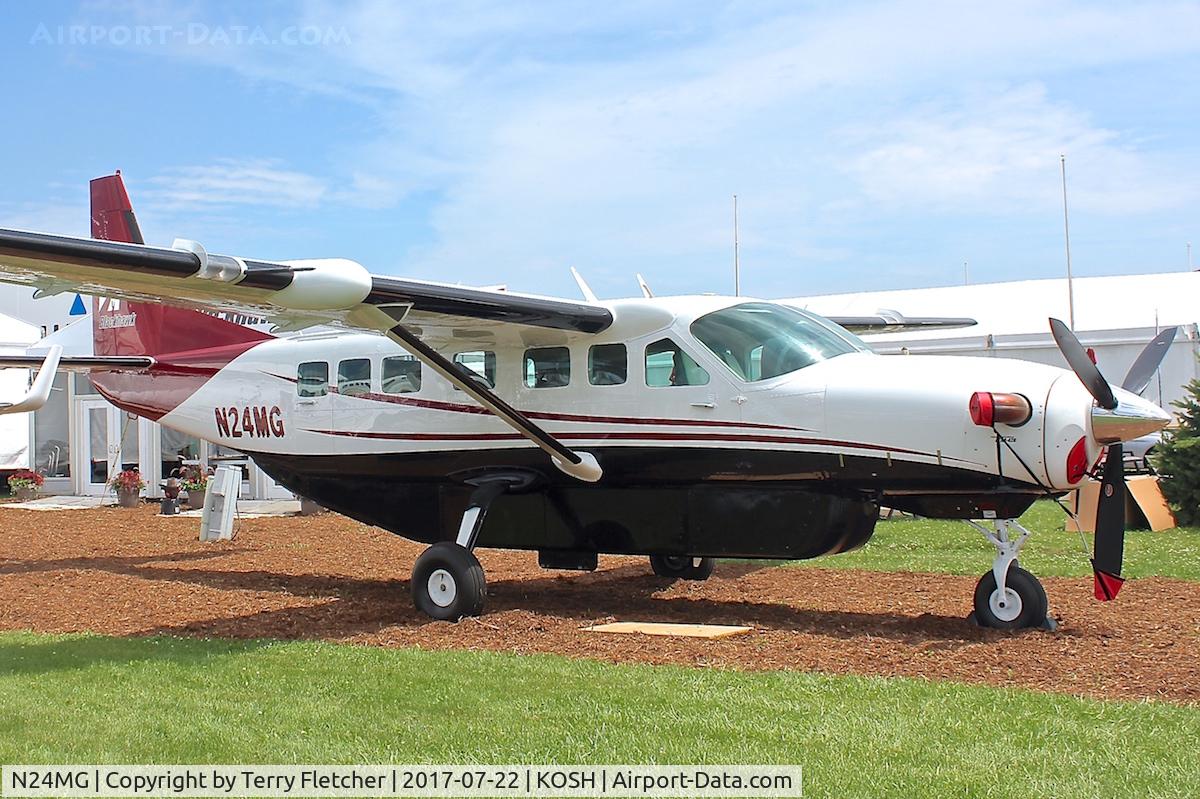 N24MG, 2000 Cessna 208B Grand Caravan C/N 208B0850, At 2017 EAA AirVenture at Oshkosh