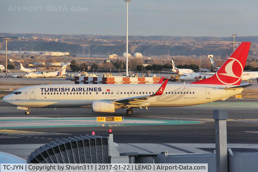 TC-JYN, 2015 Boeing 737-9F2/ER C/N 42012, Taxiing for departure...