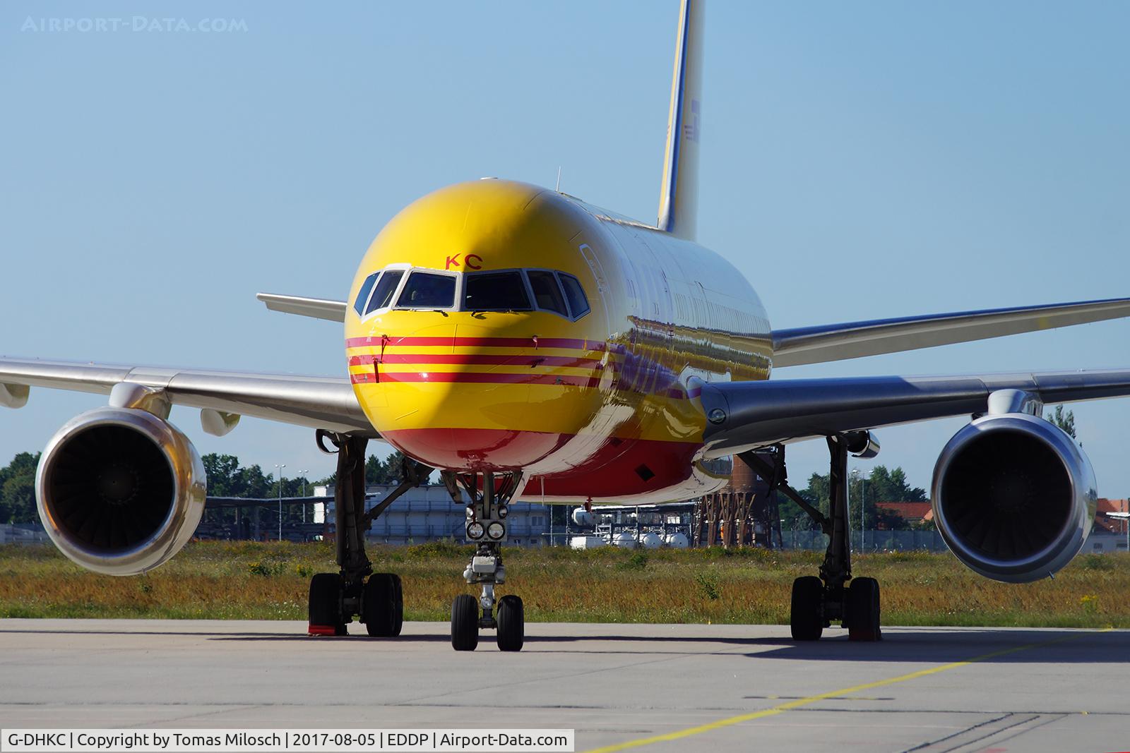 G-DHKC, 2000 Boeing 757-256/PCF C/N 29312, 