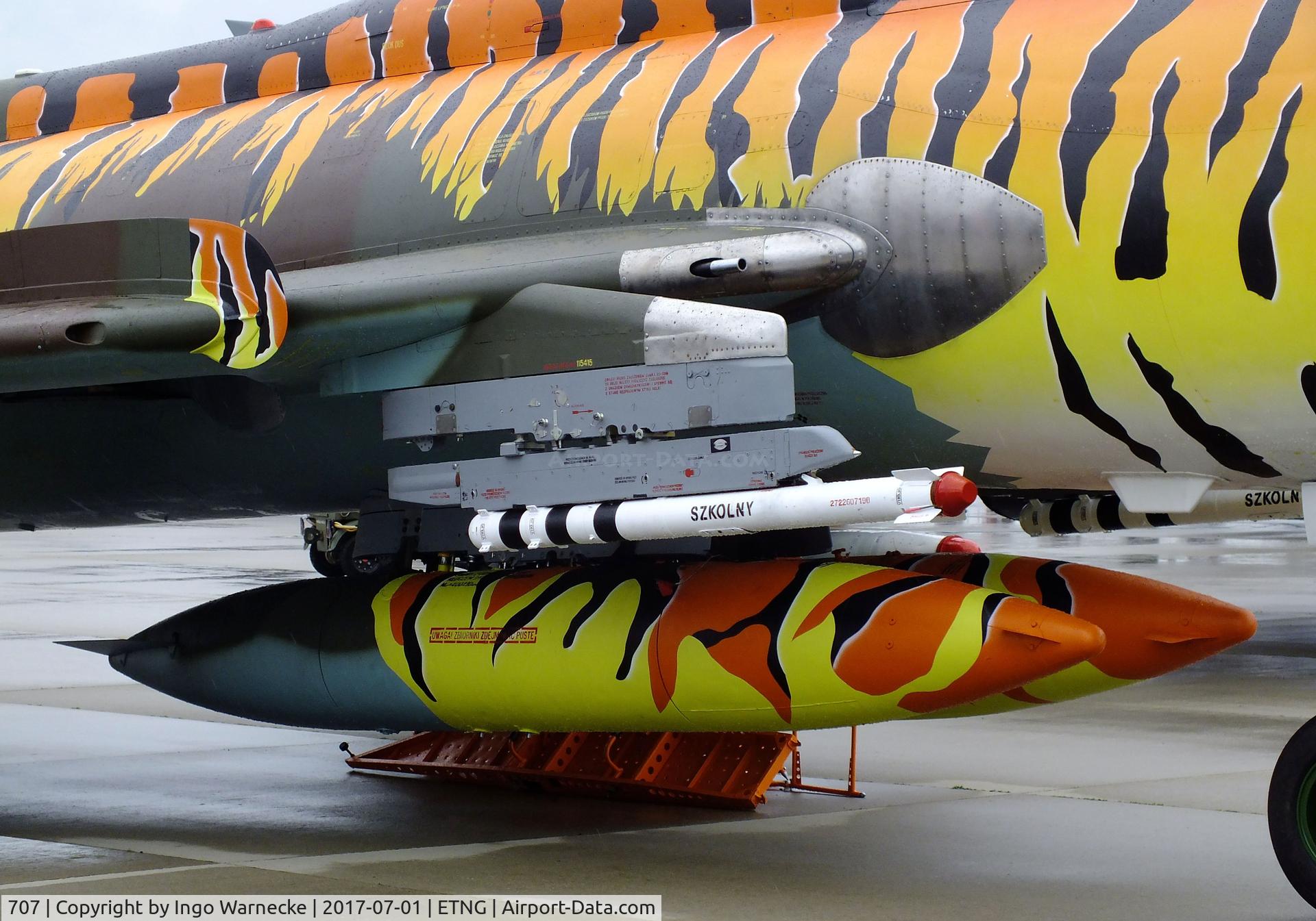 707, Sukhoi Su-22UM-3K C/N 17532369707, Sukhoi Su-22UM-3K FITTER-G of the Polish Air Force in 'Tiger-Meet' special colours at the NAEWF 35 years jubilee display Geilenkirchen 2017