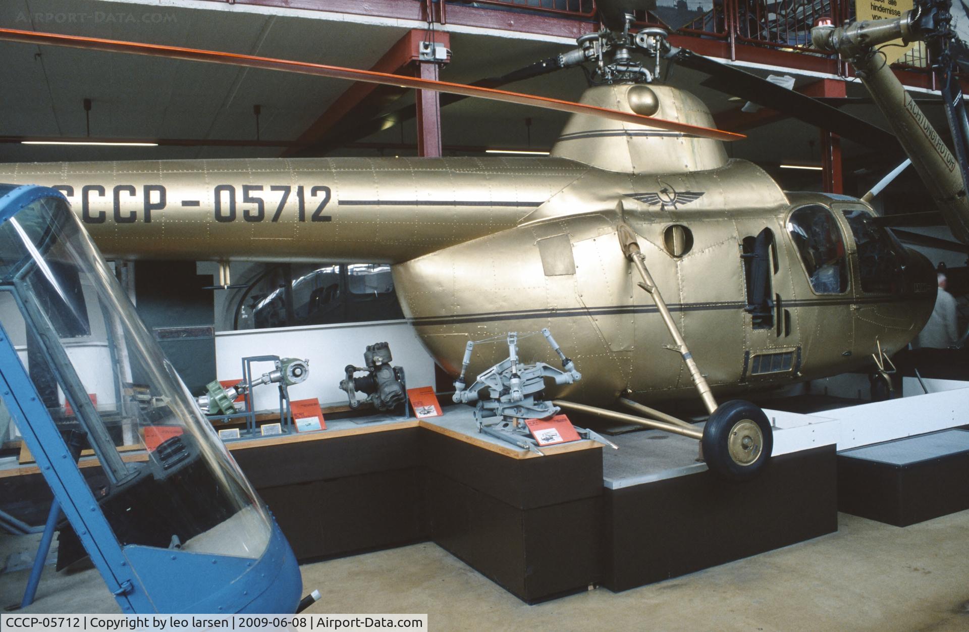 CCCP-05712, Mil/PZL-Swidnik SM-1W C/N not known, Bückeburg Museum 8.6.2009
