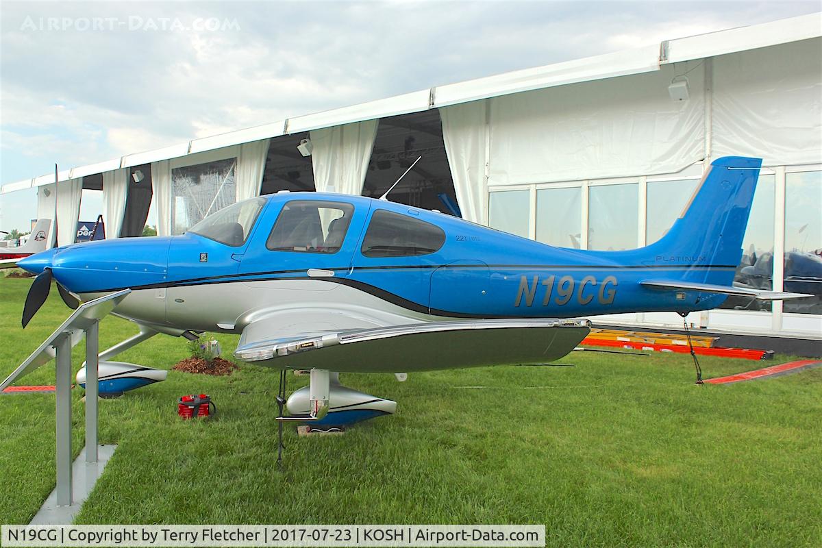 N19CG, 2017 Cirrus SR-22T GTS Platinum C/N 1568, Displayed at 2017 EAA AirVenture at Oshkosh