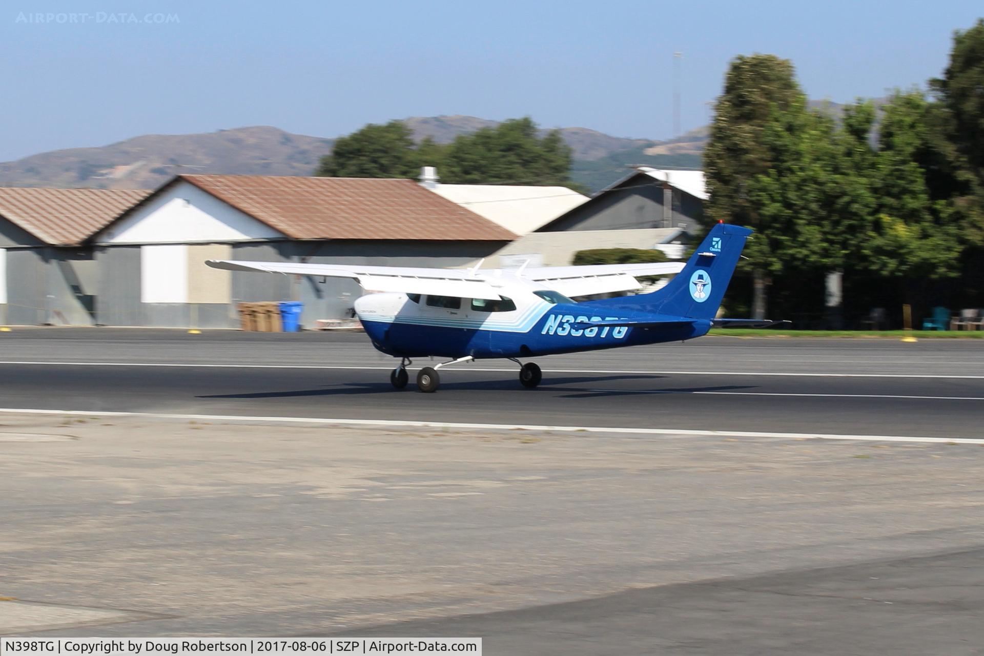N398TG, 1986 Cessna T210R Turbo Centurion C/N 21064994, 1986 Cessna T210R TURBO CENTURION, Continental TSIO-520 310 Hp, 6 seats, landing roll Rwy 22