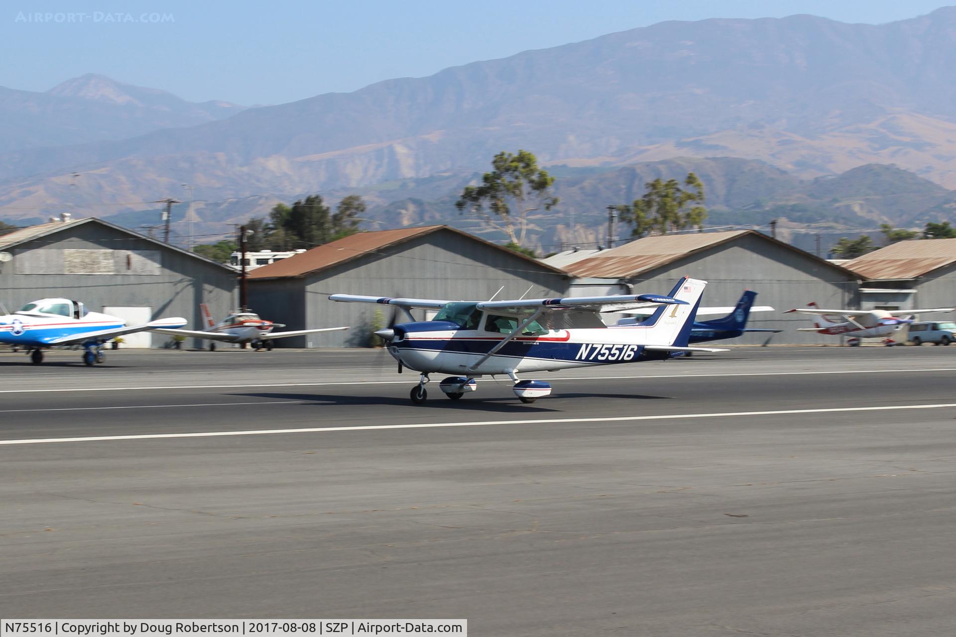 N75516, 1976 Cessna 172N C/N 17267775, 1976 Cessna 172N SKYHAWK II, Lycoming O-320-H2AD 160 HP, landing roll Rwy 22