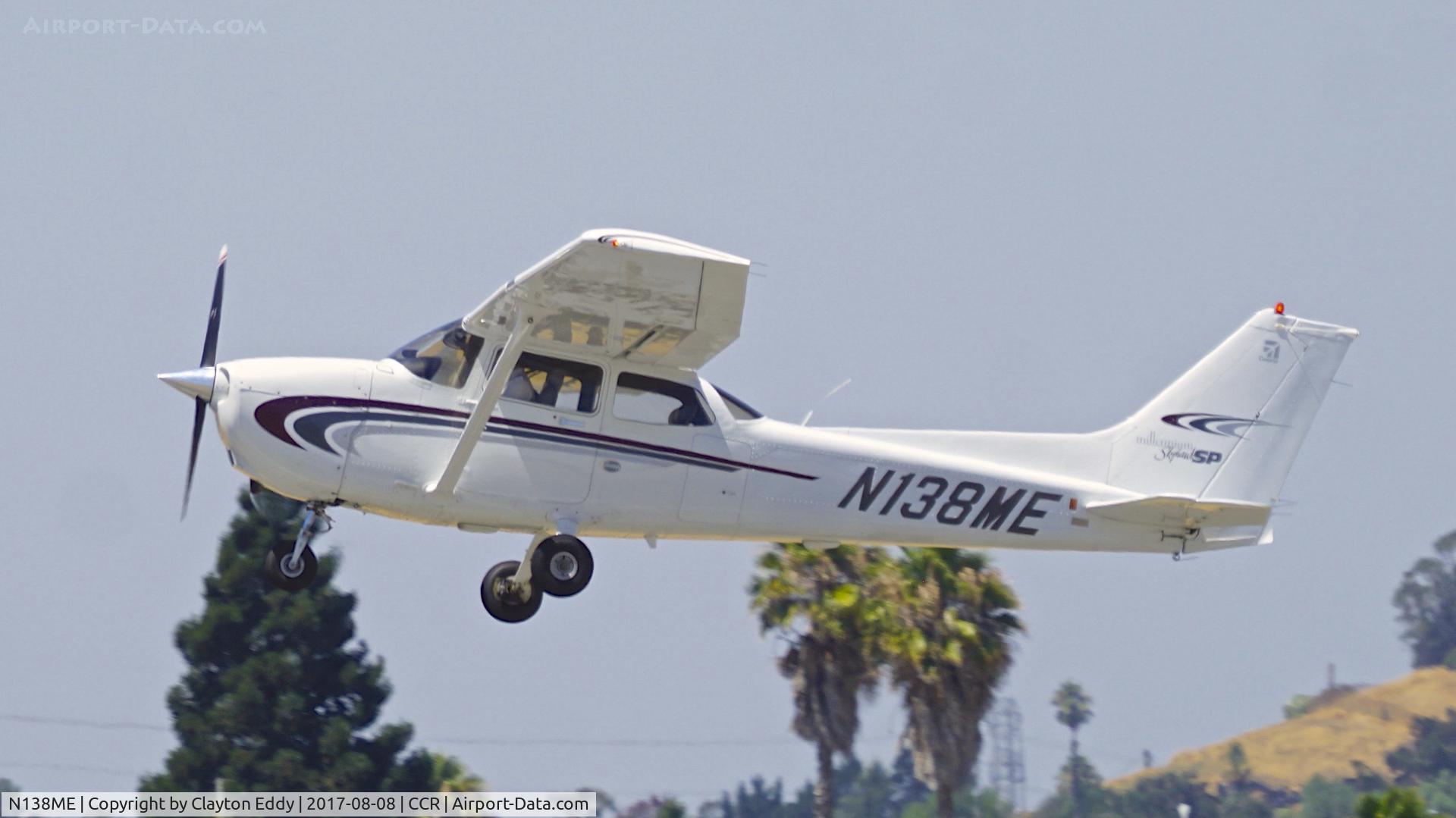 N138ME, 2000 Cessna 172S C/N 172S8422, Buchanan Field Concord California. 2017.