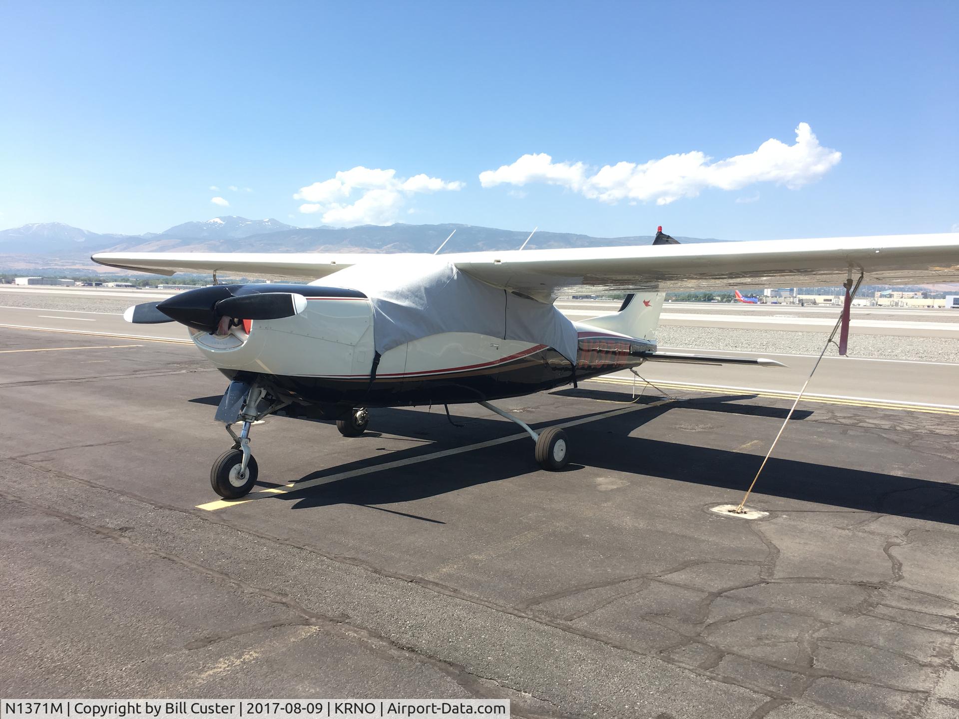 N1371M, 1971 Cessna 177RG Cardinal C/N 177RG0081, On ramp with cover