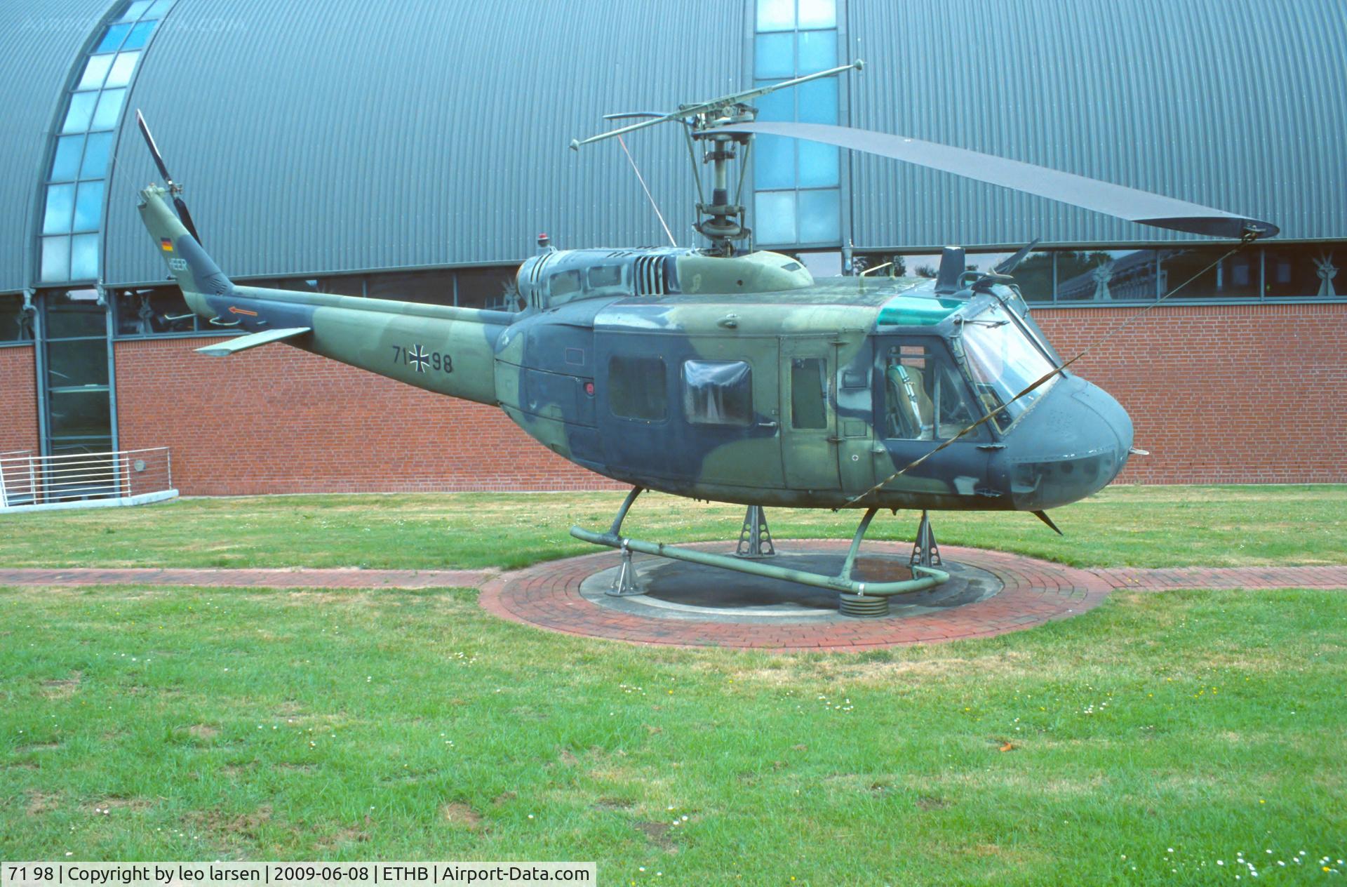 71 98, Bell (Dornier) UH-1D Iroquois (205) C/N 8318, Bückeburg ETHB 8.6.2009