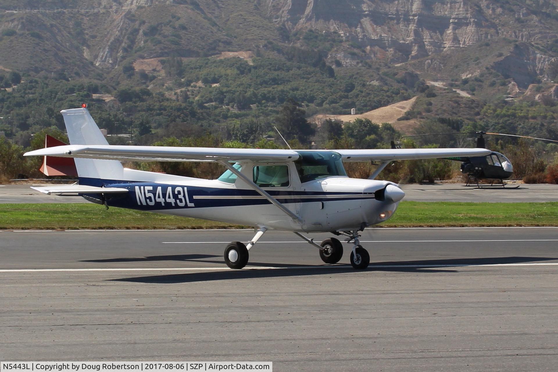 N5443L, 1980 Cessna 152 C/N 15284315, 1980 Cessna 152, Lycoming O-235 115 Hp, taxi off the active