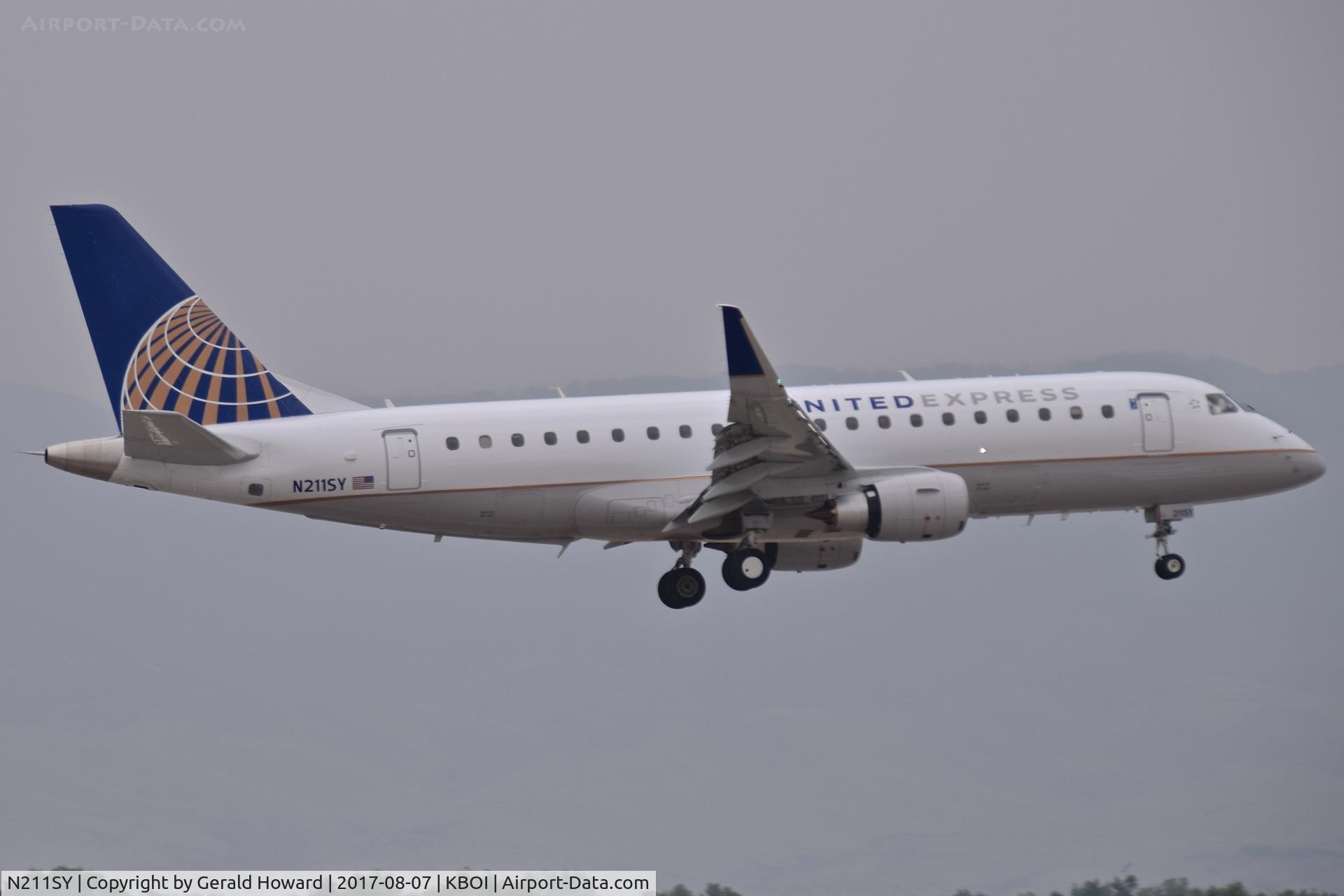 N211SY, 2017 Embraer 175LR (ERJ-170-200LR) C/N 17000646, Landing RWY 10L.