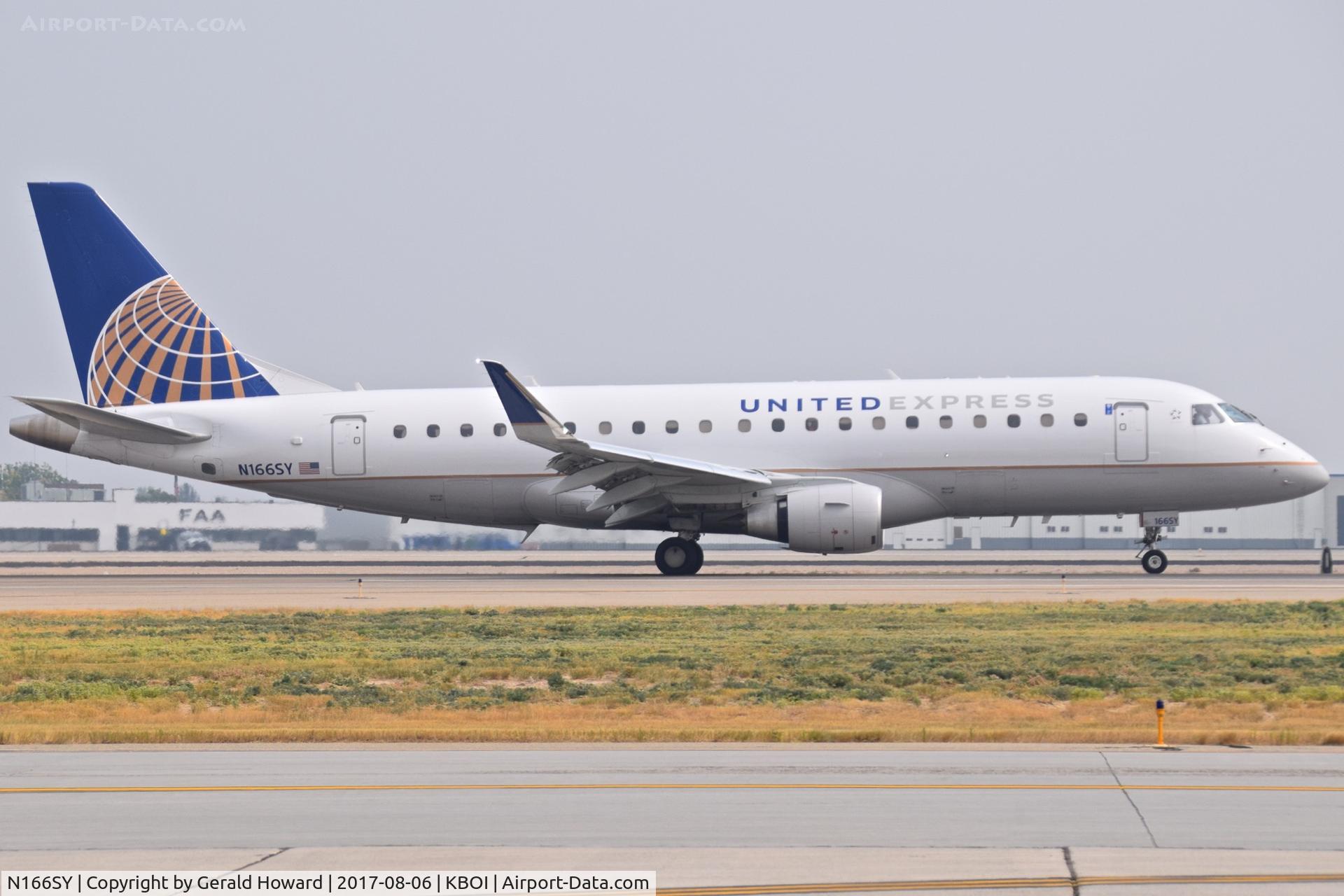 N166SY, 2016 Embraer 175LR (ERJ-170-200LR) C/N 17000615, Landing roll out on RWY 10R.