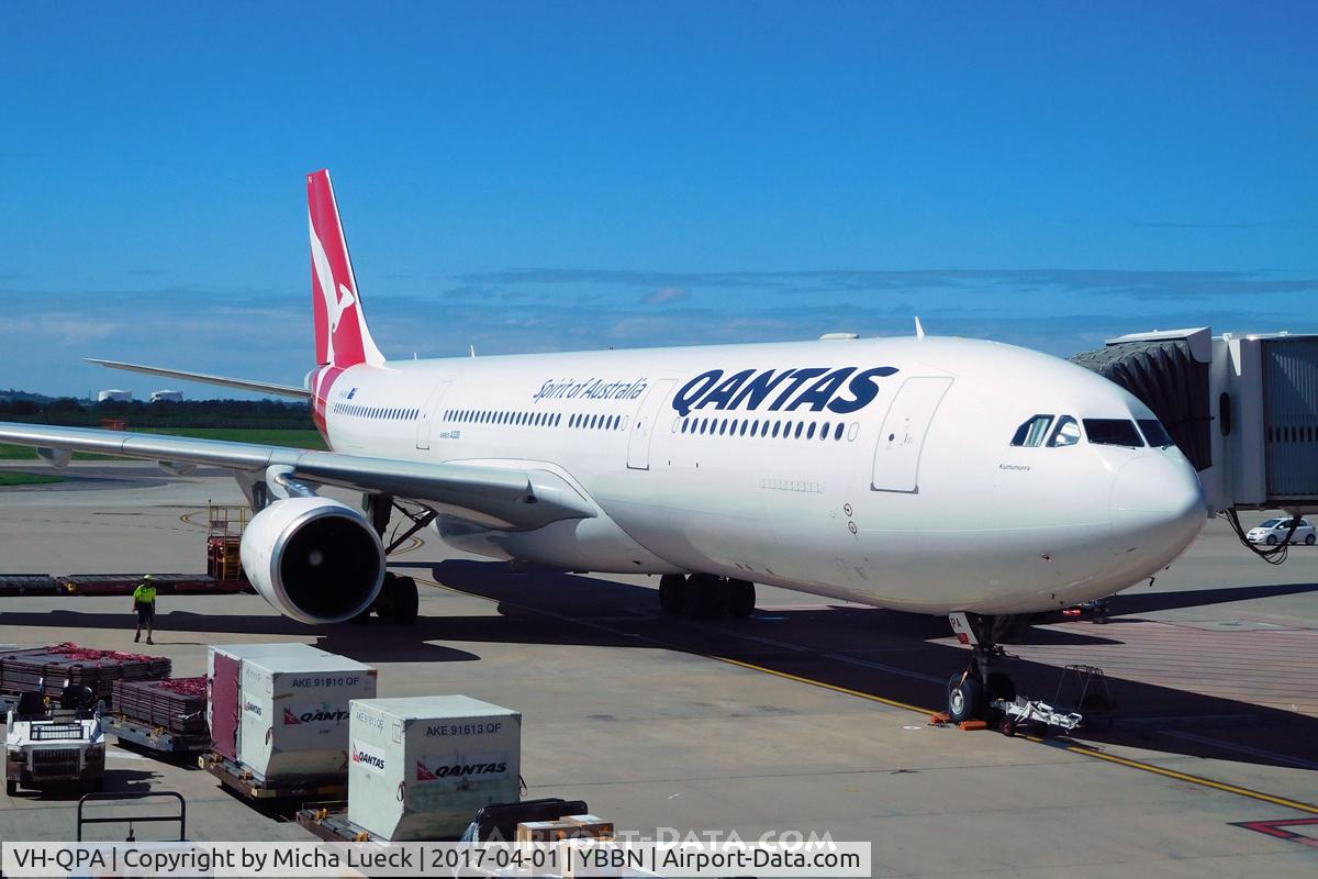 VH-QPA, 2003 Airbus A330-303 C/N 0553, At Brisbane