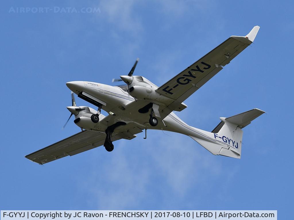 F-GYYJ, Diamond DA-42 Twin Star C/N 42.020, WAY52 landing runway 29
