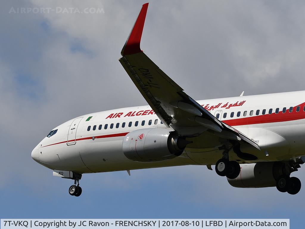 7T-VKQ, 1995 Boeing 777-236 C/N 27109, Air Algerie AH1192 from Oran (ORN) landing runway 29