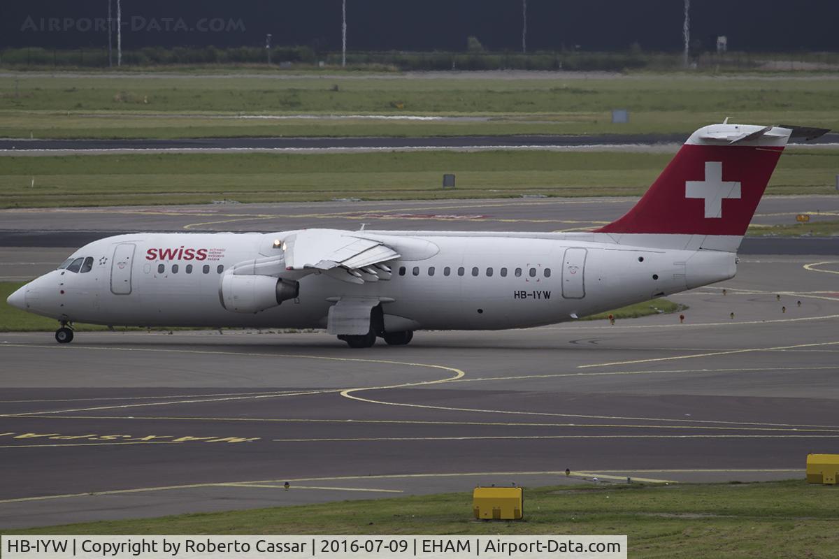 HB-IYW, 1999 British Aerospace Avro 146-RJ100 C/N E3359, Schiphol