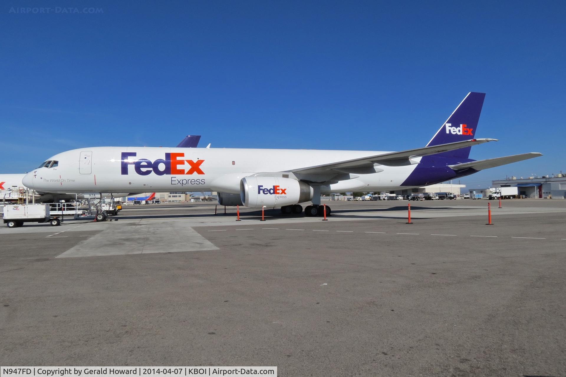 N947FD, 1990 Boeing 757-236 C/N 24882, Parked on the FedEx ramp.