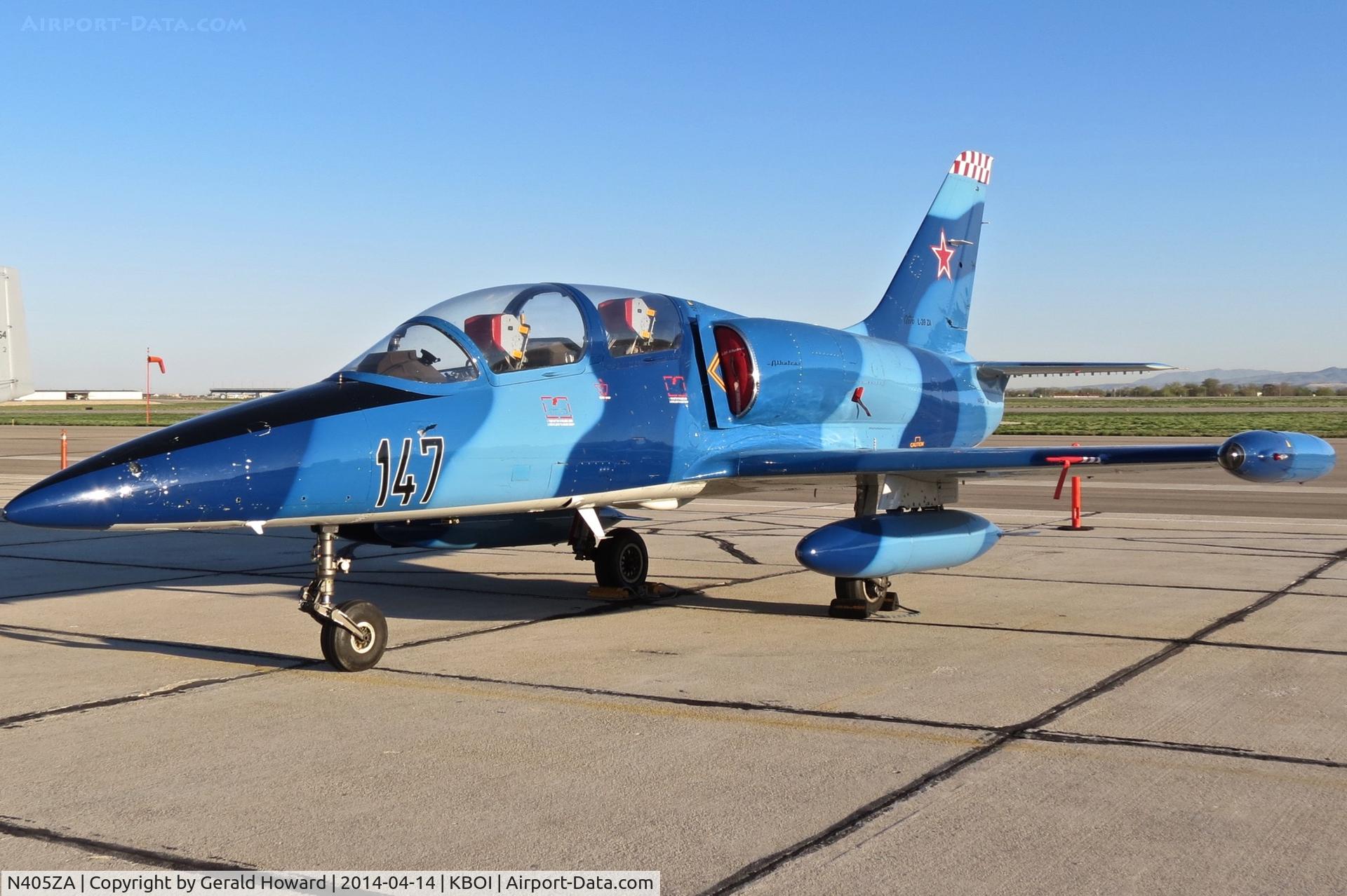 N405ZA, 1983 Aero L-39ZA Albatros C/N 332647, Parked on south GA ramp.