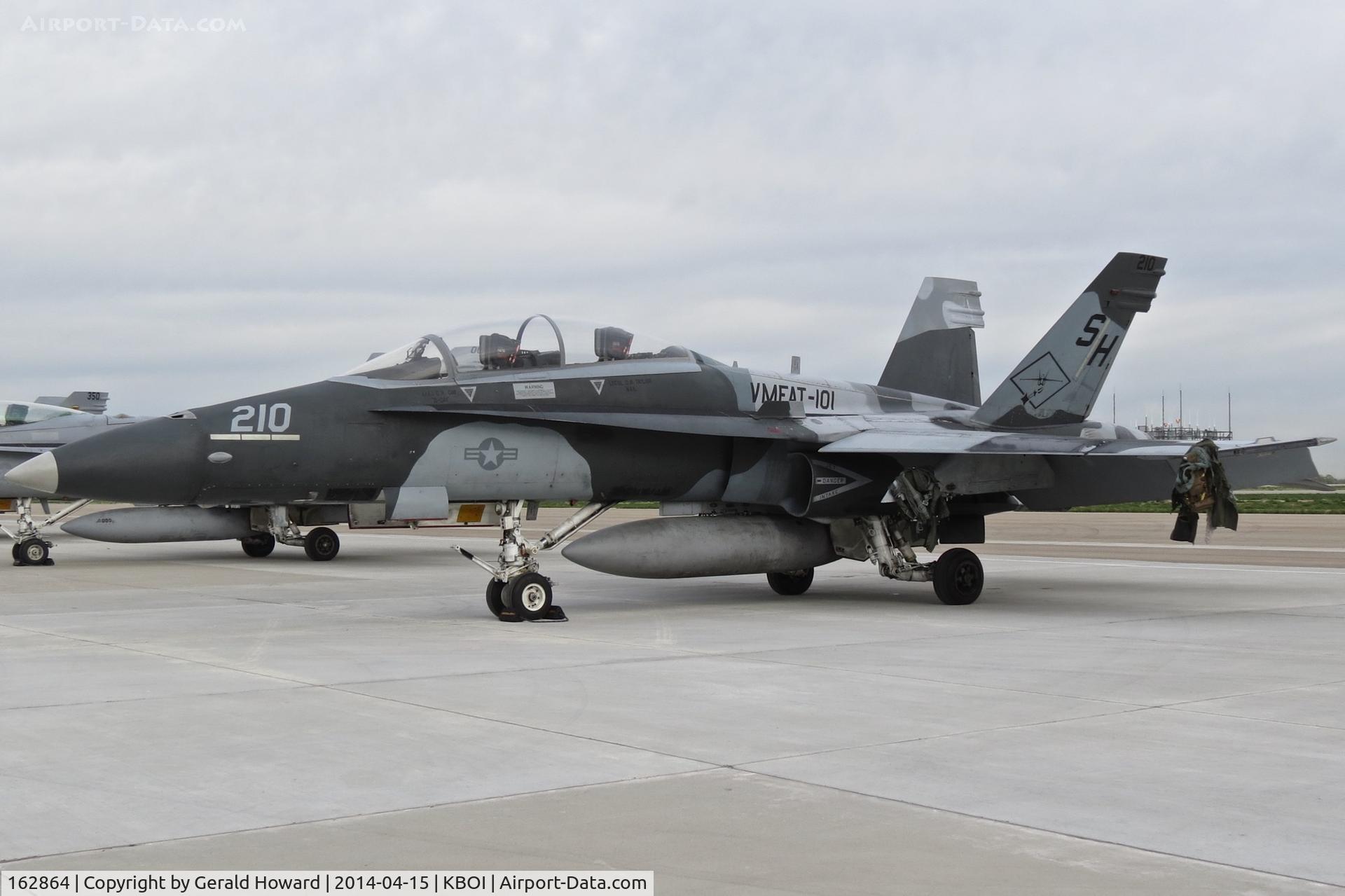 162864, McDonnell Douglas F/A-18B Hornet C/N 402/B067, VMFAT-101, NAS Miramar, CA. Parked on south GA ramp.