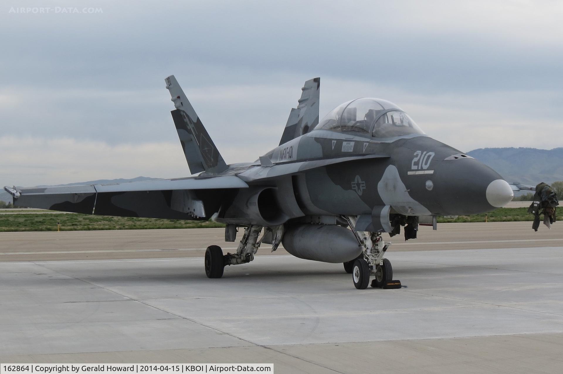 162864, McDonnell Douglas F/A-18B Hornet C/N 402/B067, VMFAT-101, NAS Miramar, CA. Parked on south GA ramp.