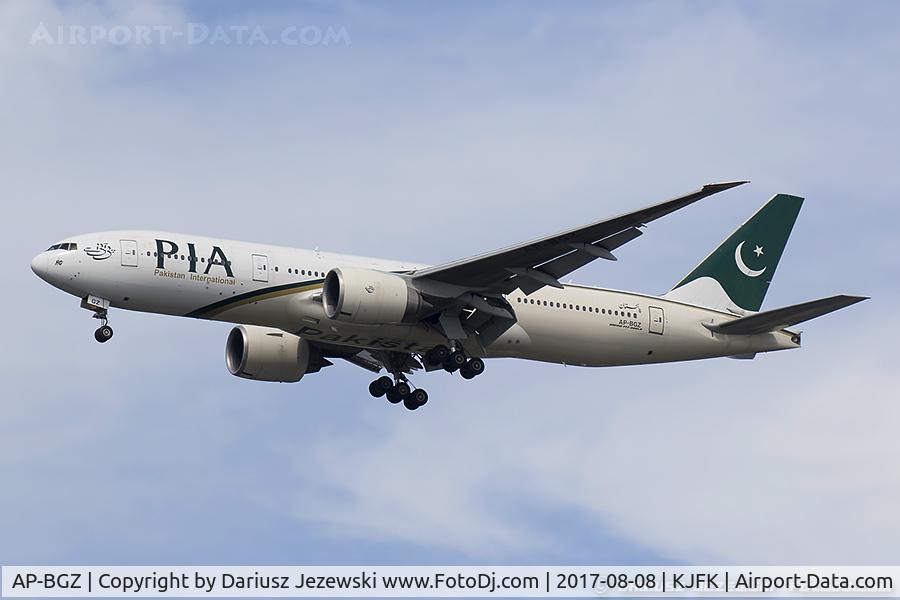 AP-BGZ, 2005 Boeing 777-240/LR C/N 33782, Boeing 777-240/LR - Pakistan International Airlines - PIA  C/N 33782, AP-BGZ