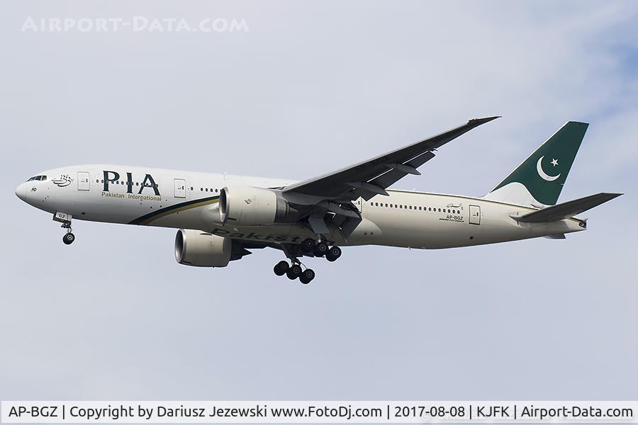 AP-BGZ, 2005 Boeing 777-240/LR C/N 33782, Boeing 777-240/LR - Pakistan International Airlines - PIA  C/N 33782, AP-BGZ