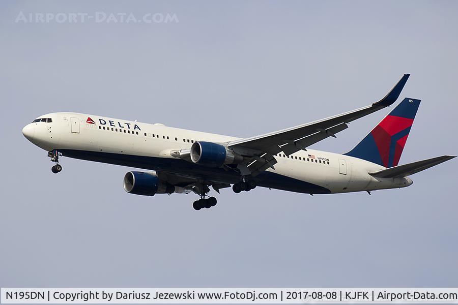 N195DN, 1997 Boeing 767-332 C/N 28452, Boeing 767-332/ER - Delta Air Lines  C/N 28452, N195DN