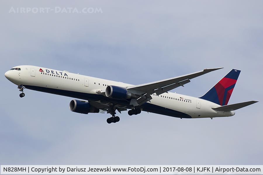 N828MH, 2000 Boeing 767-432/ER C/N 29699, Boeing 767-432/ER - Delta Air Lines  C/N 29699, N828MH