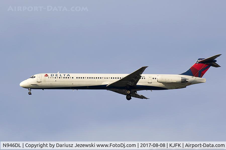 N946DL, 1989 McDonnell Douglas MD-88 C/N 49819, McDonnell Douglas MD-88 - Delta Air Lines  C/N 49819, N946DL
