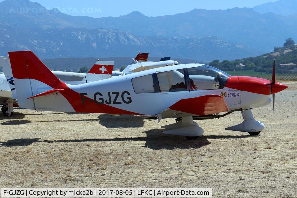 F-GJZG, Robin DR-400-120 C/N 2003, Parked