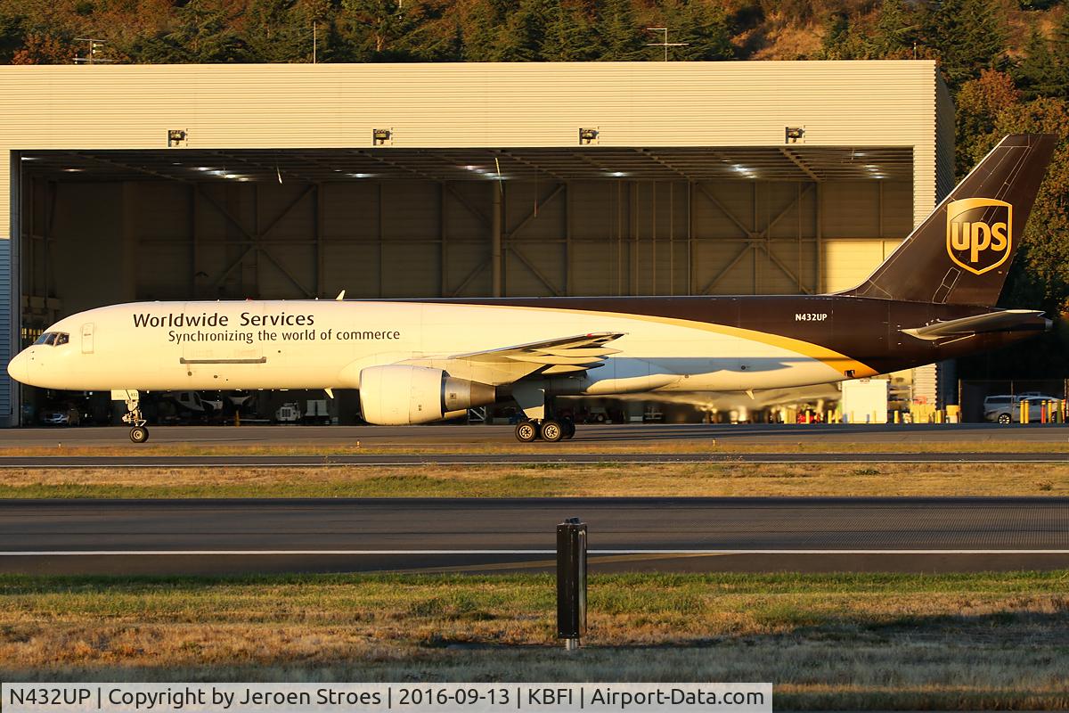N432UP, 1993 Boeing 757-24APF C/N 25463, kbfi