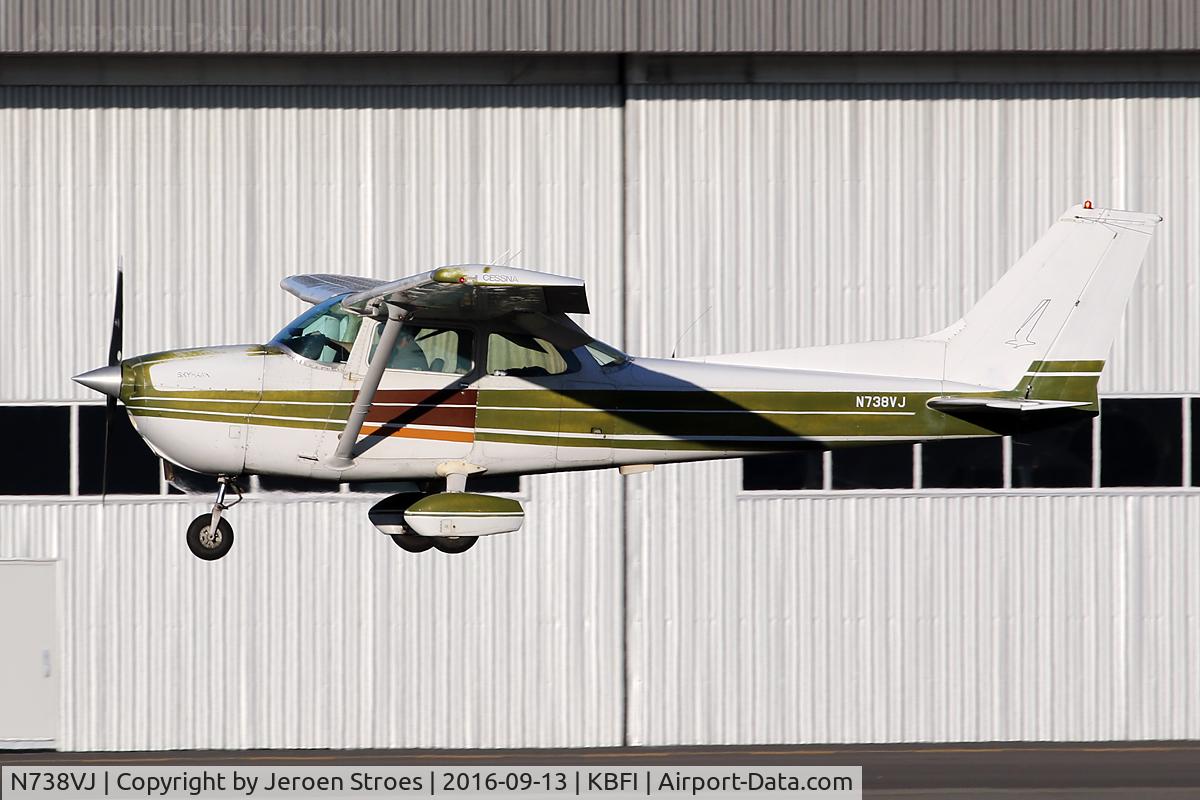 N738VJ, 1978 Cessna 172N C/N 17270269, kbfi