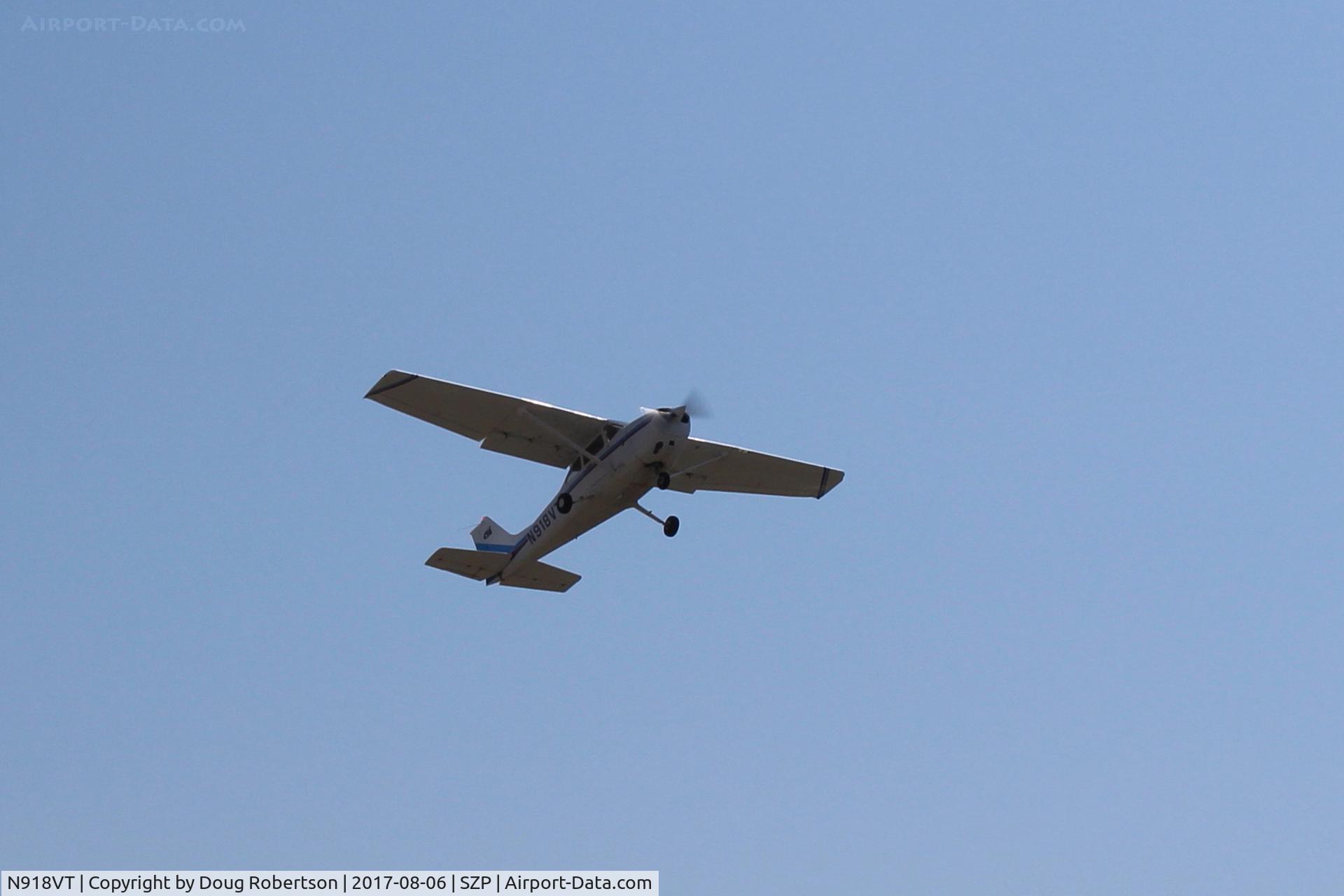 N918VT, Cessna 172P C/N 17275241, 1982 Cessna 172P SKYHAWK, Lycoming O-320-D2J 160 Hp, takeoff climb Rwy 22
