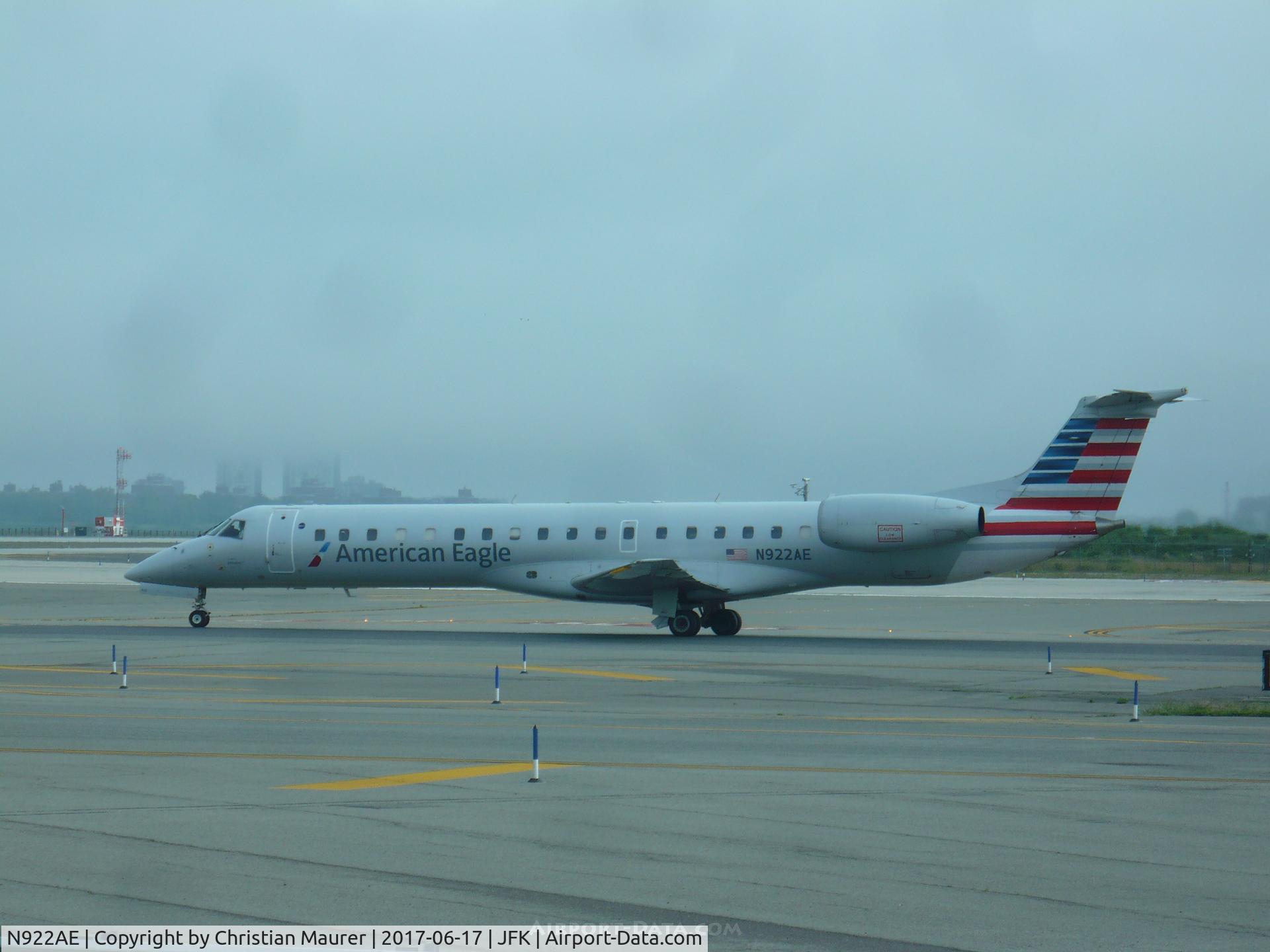 N922AE, 2005 Embraer ERJ-145LR (EMB-145LR) C/N 14500906, ERJ-145LR Eagle