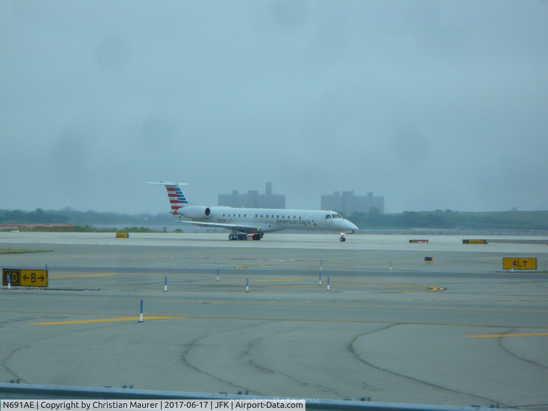 N691AE, 2004 Embraer ERJ-145LR (EMB-145LR) C/N 14500860, ERJ-145LR