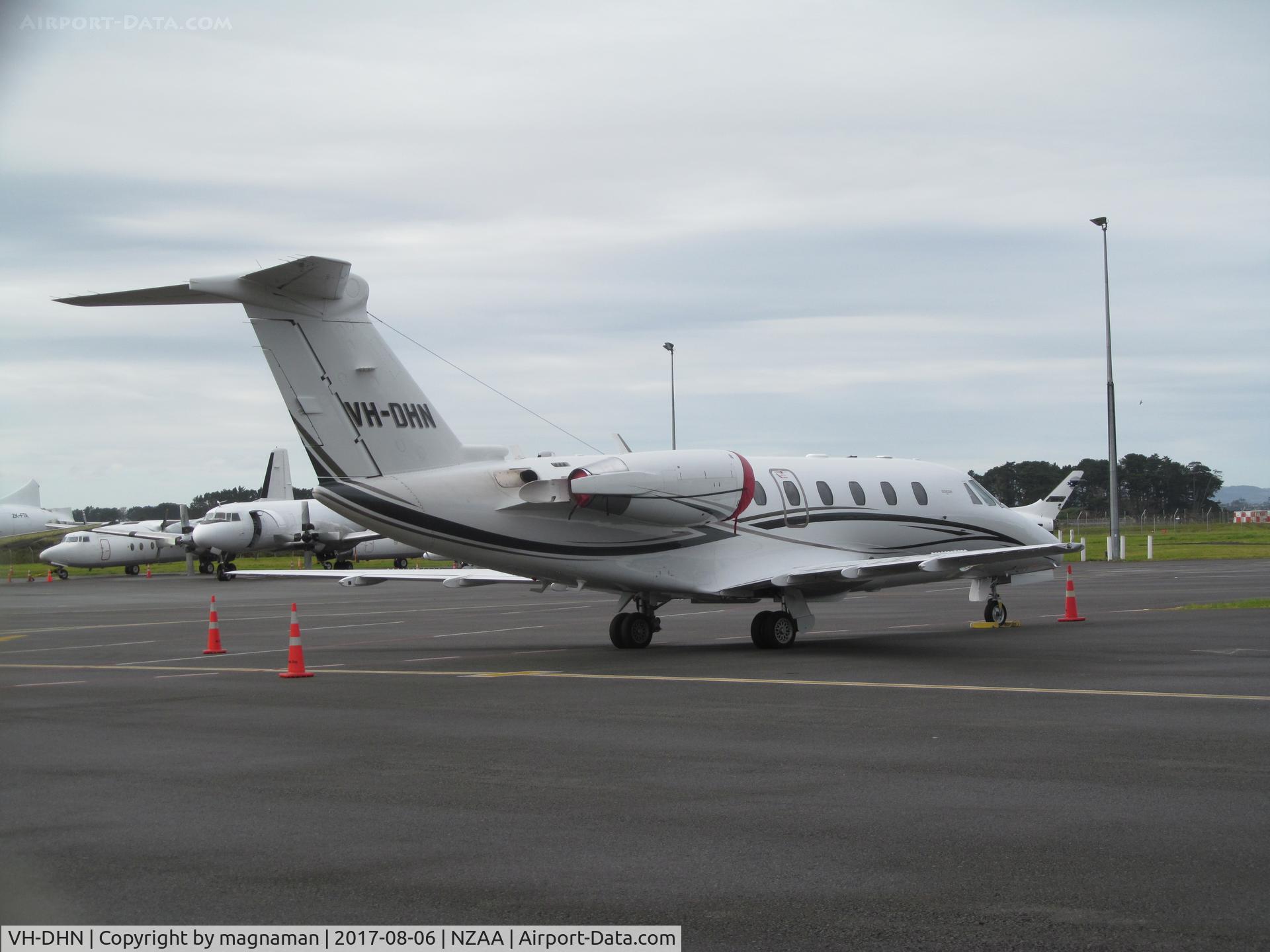 VH-DHN, 1993 Cessna 650 Citation VII C/N 650-7011, at AKL