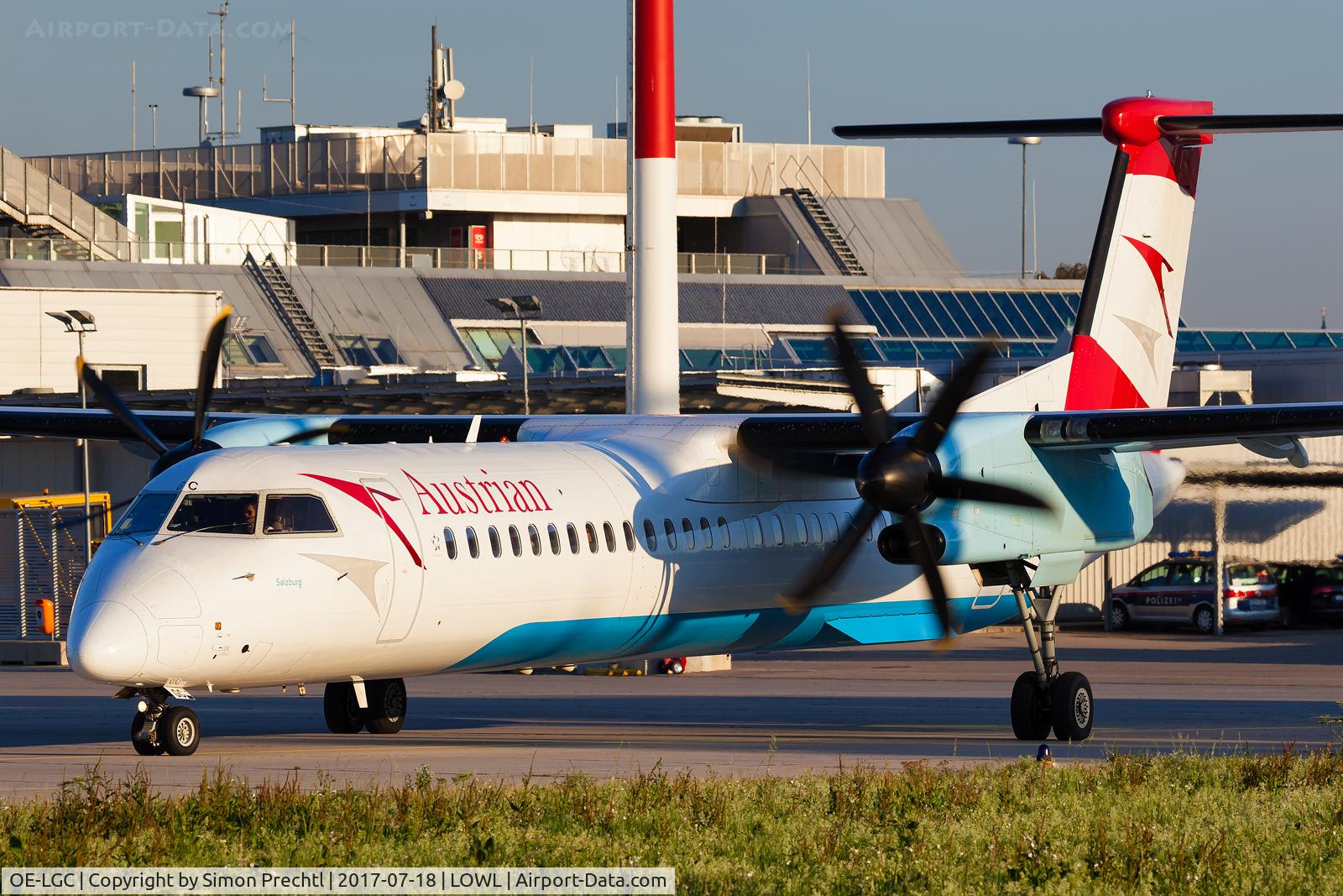 OE-LGC, 2000 De Havilland Canada DHC-8-402Q Dash 8 C/N 4026, OE-LGC @ Linz Airport