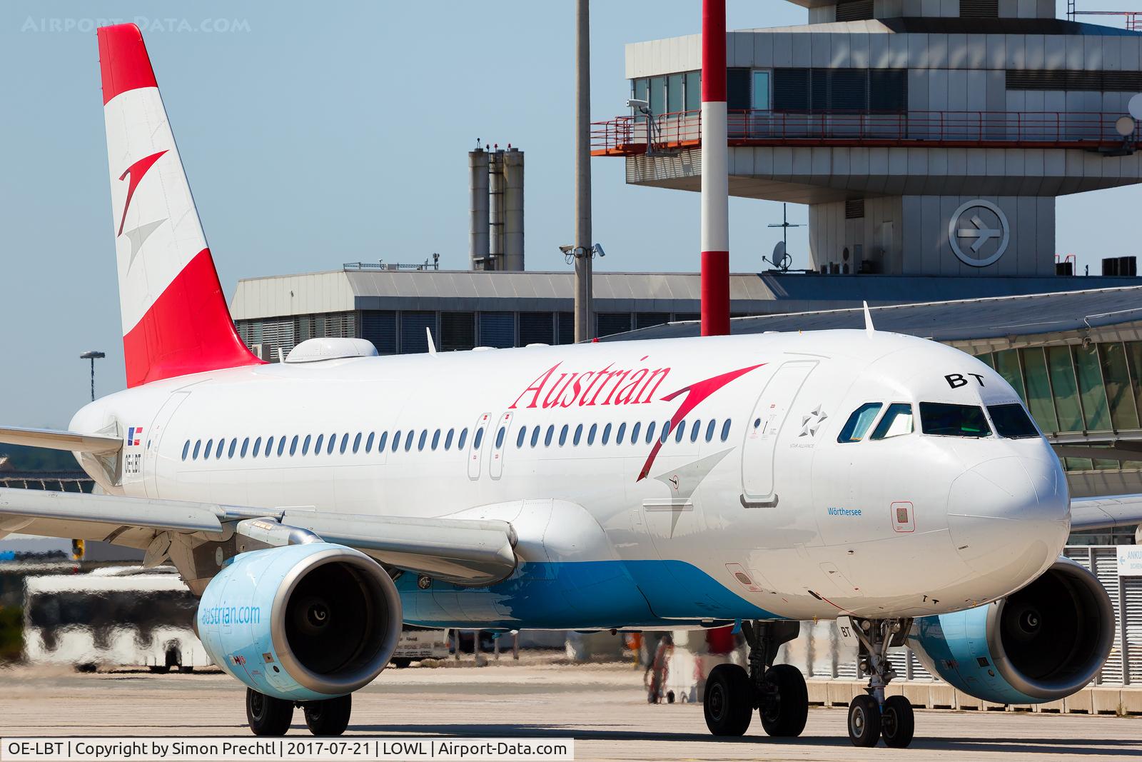 OE-LBT, 2000 Airbus A320-214 C/N 1387, OE-LBT @ Linz Airport