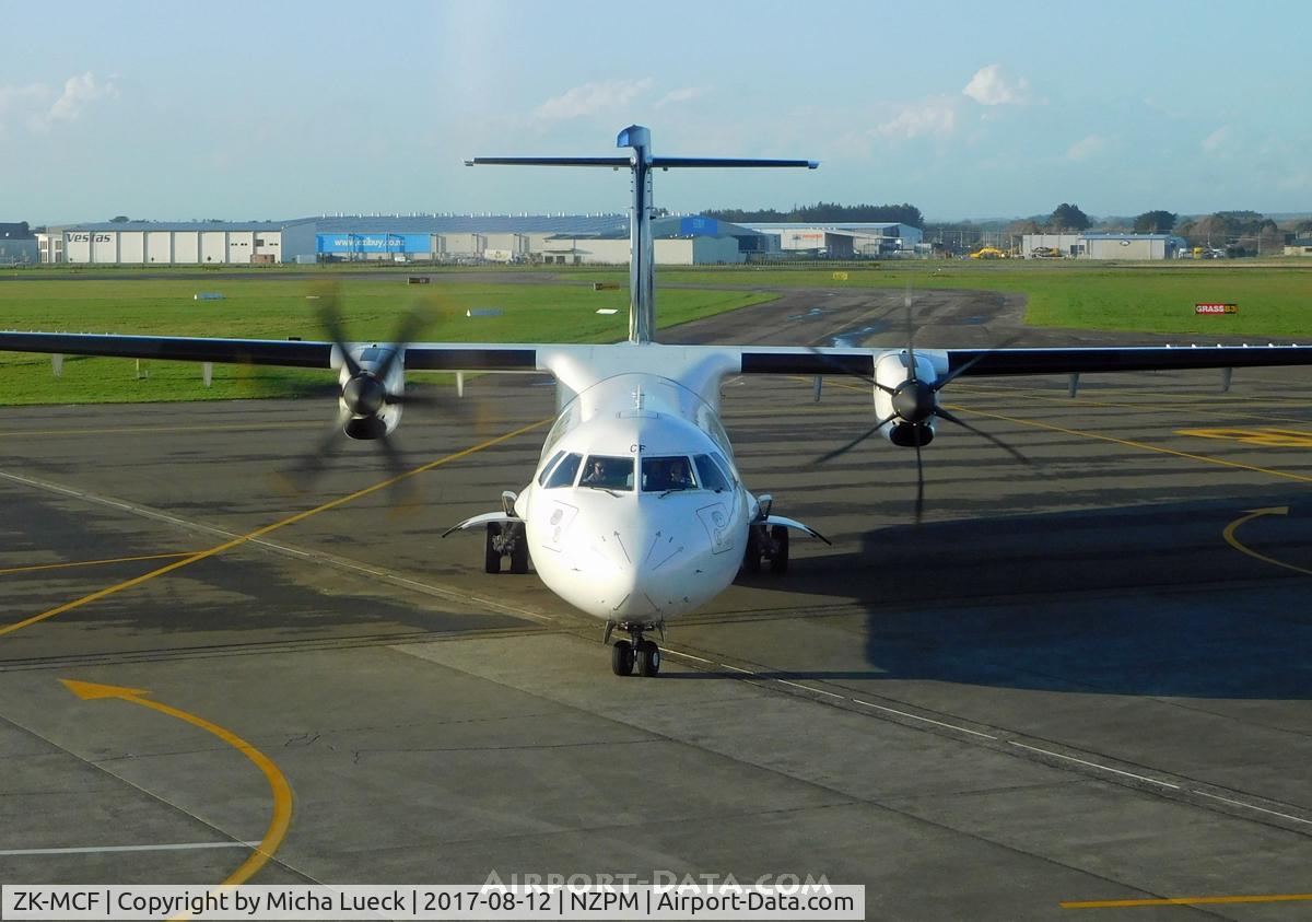 ZK-MCF, 1999 ATR 72-212A C/N 600, At Palmerston North